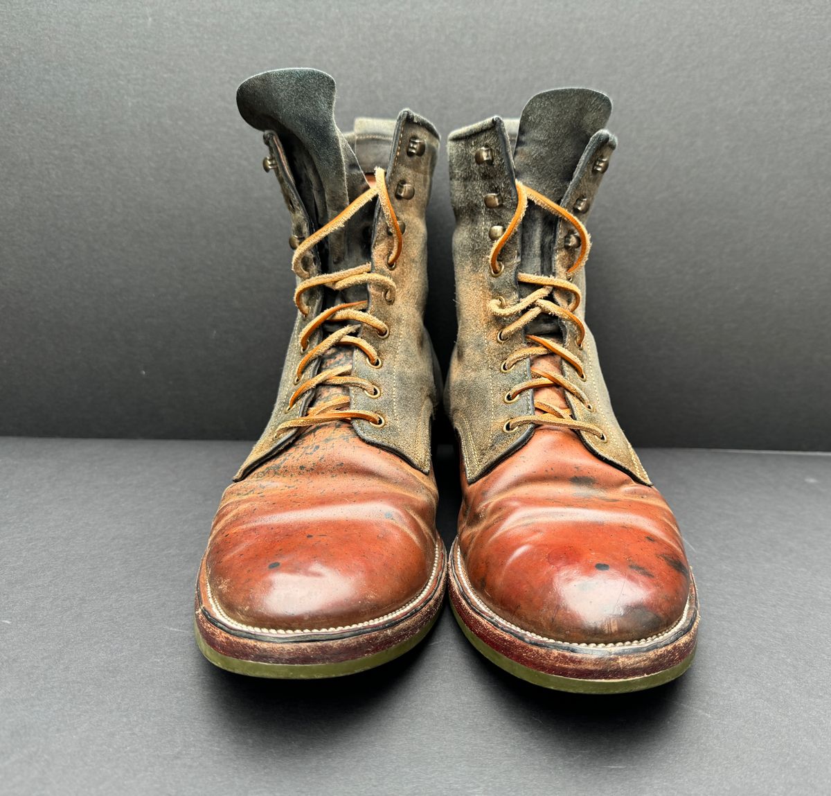 Photo by amaru_and_crow on April 3, 2024 of the Tahura Captoelari in Guidi Black Reverse Horsebutt.