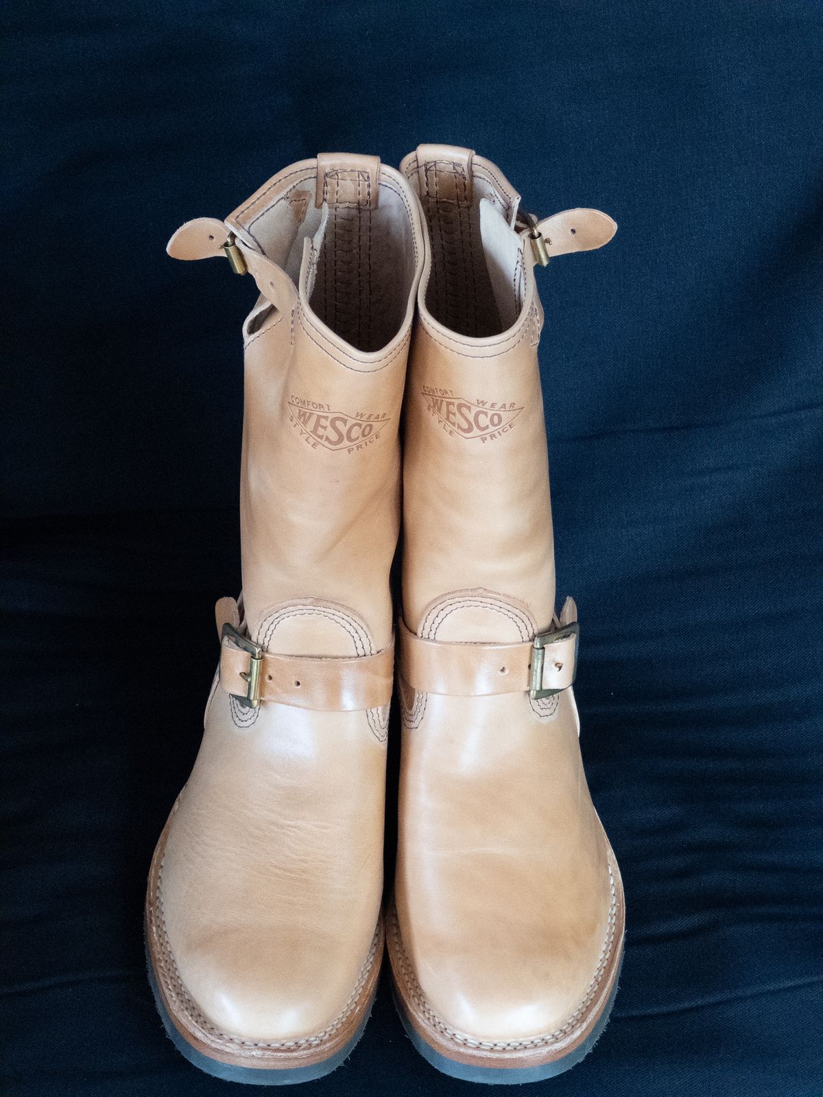 Photo by amaru_and_crow on October 1, 2024 of the Wesco Mister Lou in Maryam Natural Horsebutt.