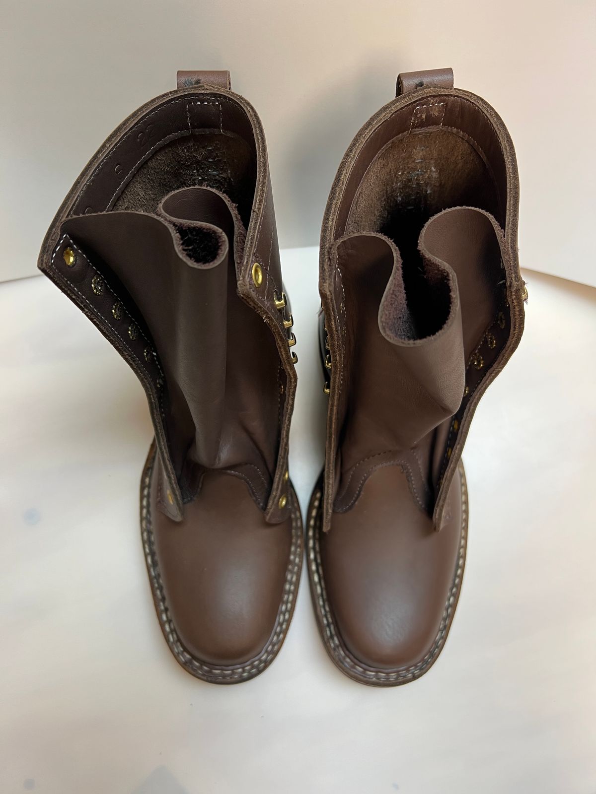 Photo by CJJ on October 11, 2023 of the White's Farmer/Rancher in Seidel Brown Oil Tan.