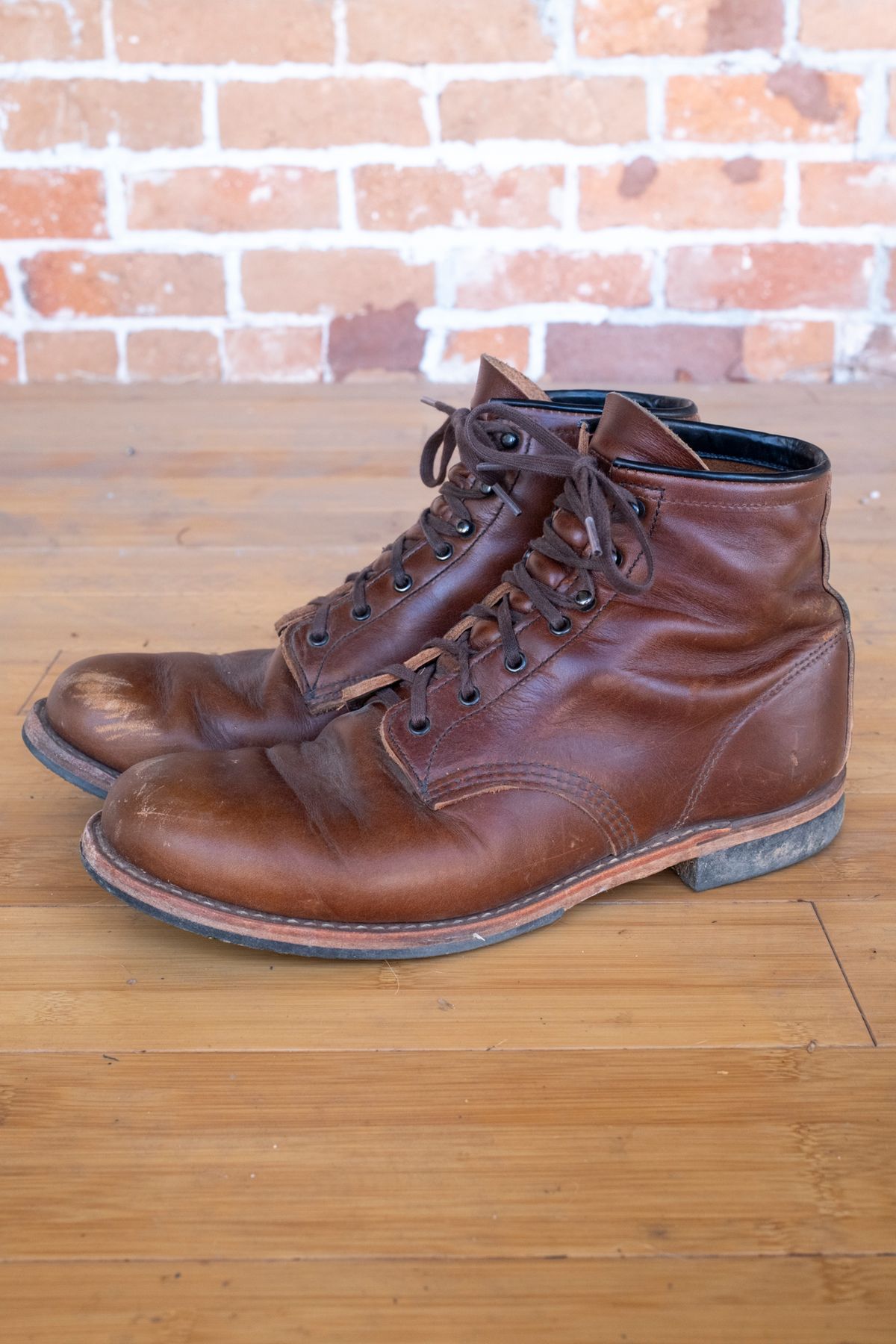 Photo by SBE2002 on December 3, 2025 of the Red Wing Beckman Flatbox in Cigar Excalibur.