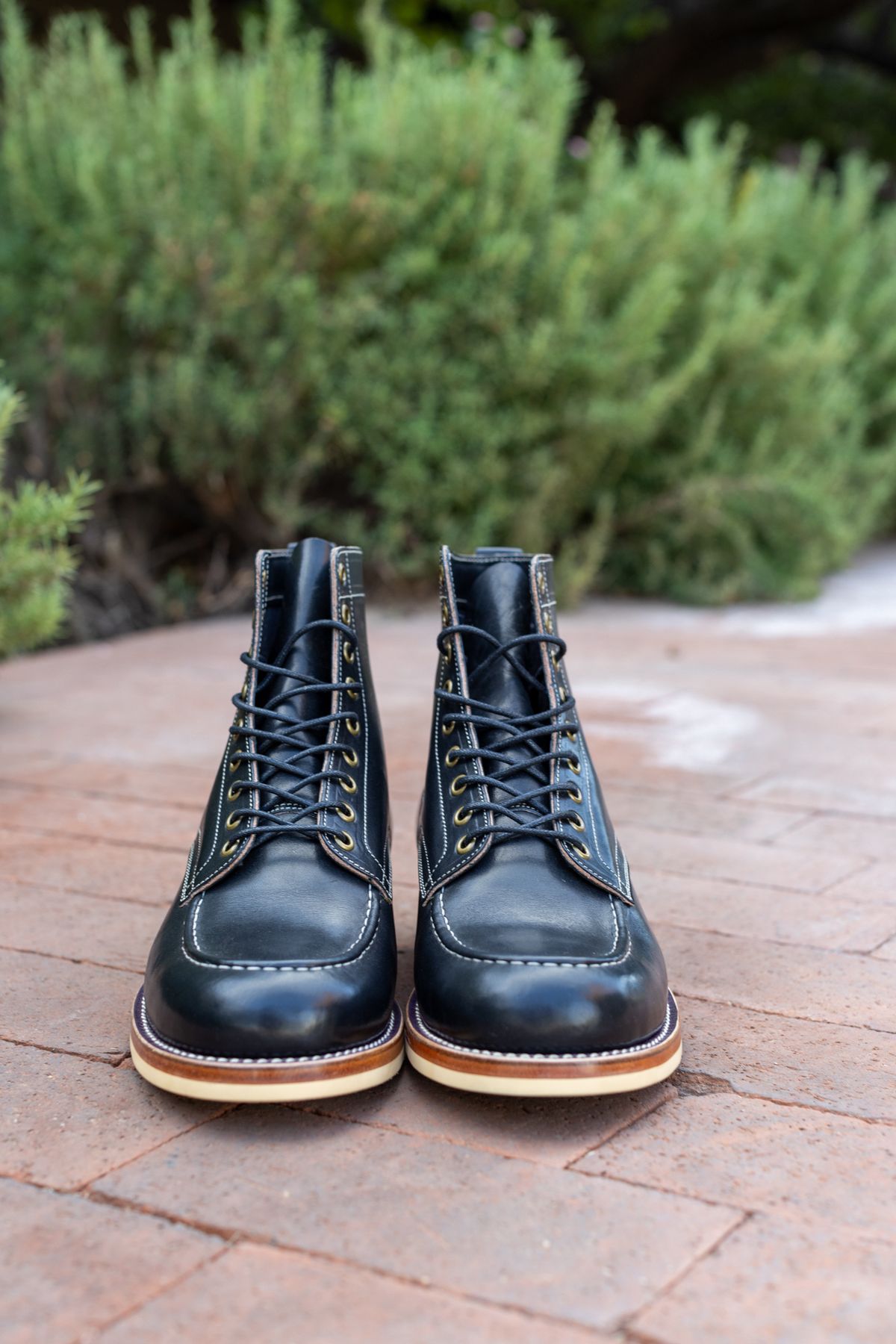Photo by SBE2002 on October 4, 2023 of the Onderhoud x Stitchdown Moc Toe in Wickett & Craig Black Traditional Harness.