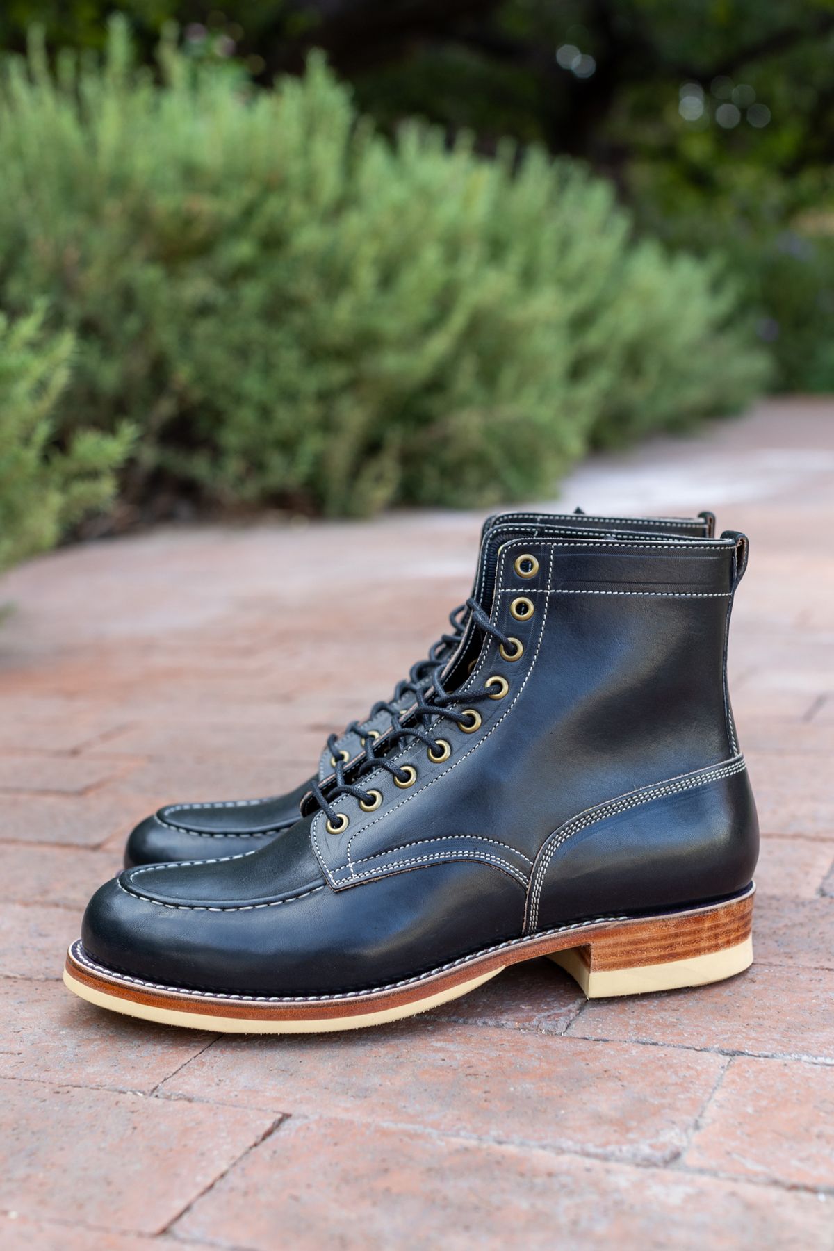 Photo by SBE2002 on October 4, 2023 of the Onderhoud x Stitchdown Moc Toe in Wickett & Craig Black Traditional Harness.