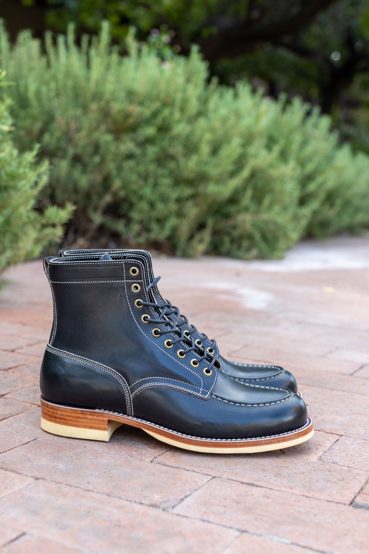 Photo by SBE2002 on October 4, 2023 of the Onderhoud x Stitchdown Moc Toe in Wickett & Craig Black Traditional Harness.