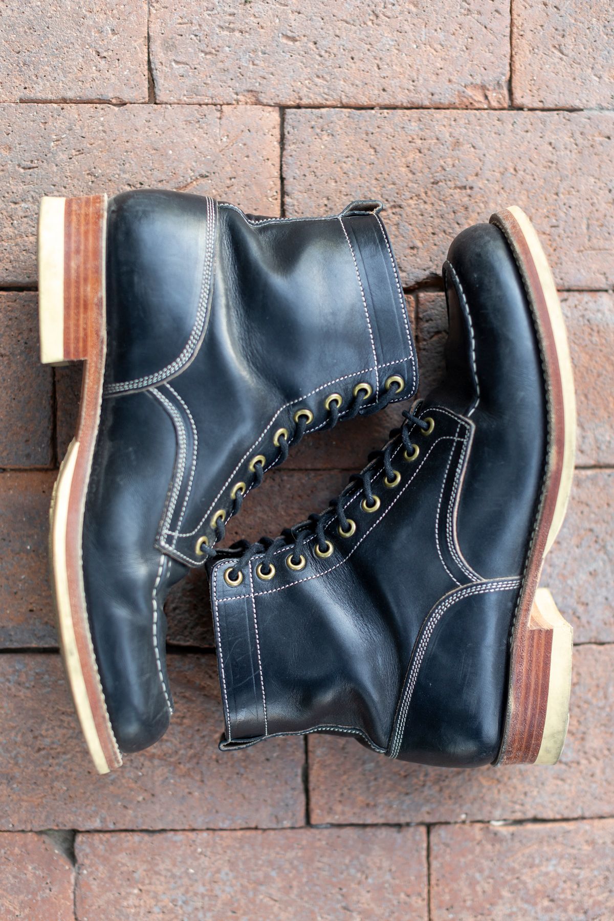 Photo by SBE2002 on November 3, 2023 of the Onderhoud x Stitchdown Moc Toe in Wickett & Craig Black Traditional Harness.