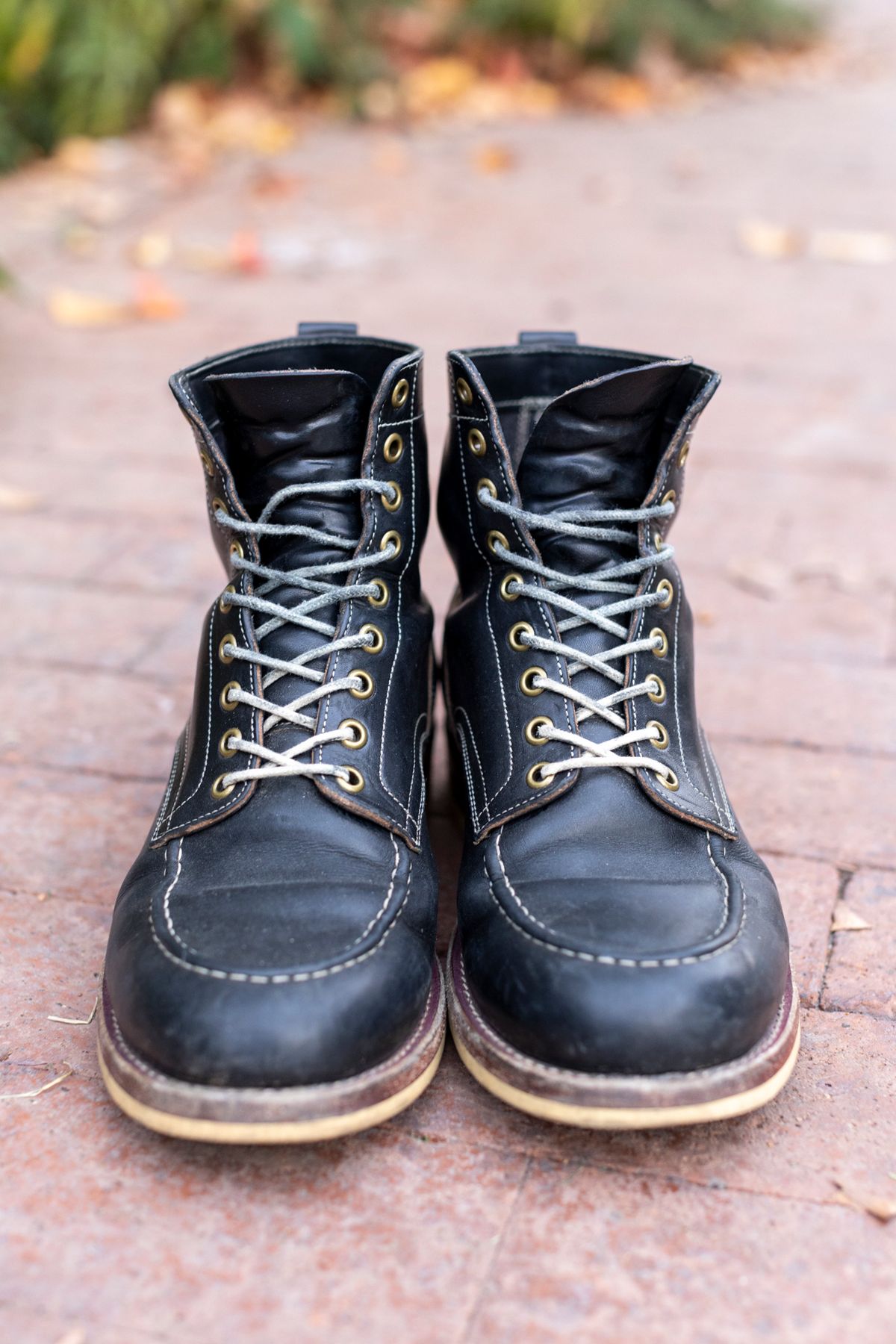 Photo by SBE2002 on January 4, 2024 of the Onderhoud x Stitchdown Moc Toe in Wickett & Craig Black Traditional Harness.