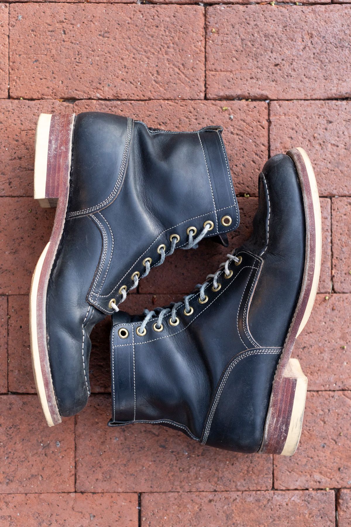 Photo by SBE2002 on February 3, 2024 of the Onderhoud x Stitchdown Moc Toe in Wickett & Craig Black Traditional Harness.