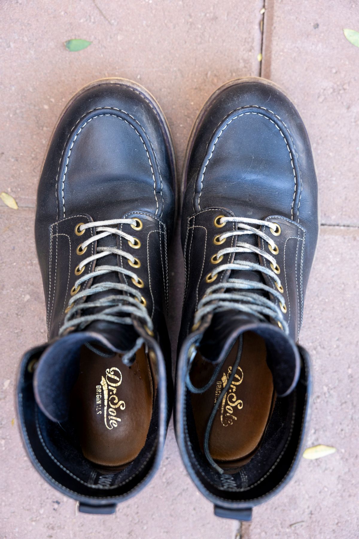 Photo by SBE2002 on March 4, 2024 of the Onderhoud x Stitchdown Moc Toe in Wickett & Craig Black Traditional Harness.