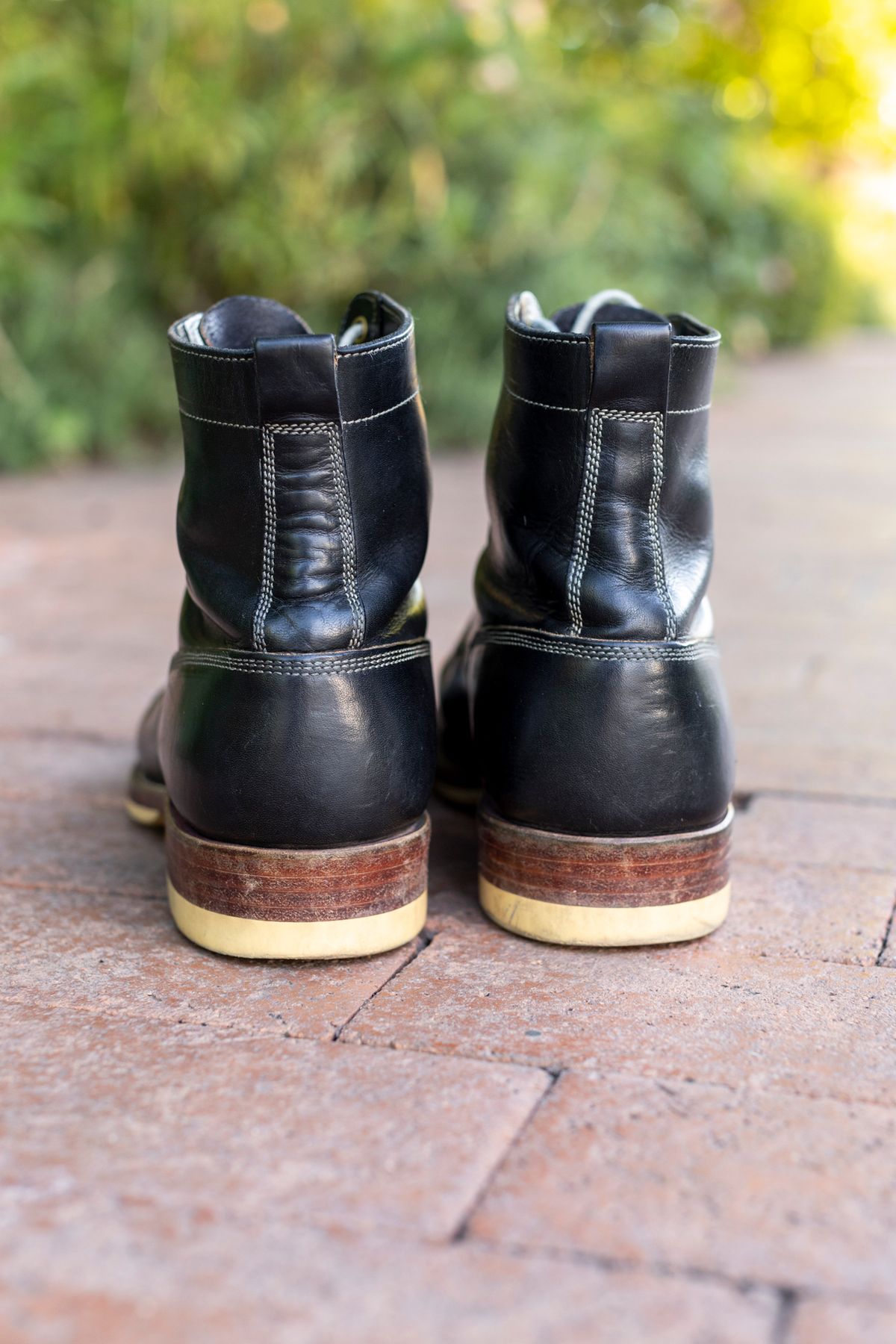 Photo by SBE2002 on April 5, 2024 of the Onderhoud x Stitchdown Moc Toe in Wickett & Craig Black Traditional Harness.
