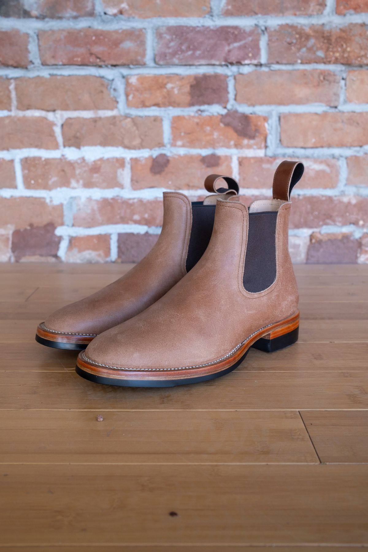 Photo by SBE2002 on October 1, 2024 of the Briselblack The Seventh Chelsea Boot in Maryam Toscanello Waxed Reverse Horsebutt.