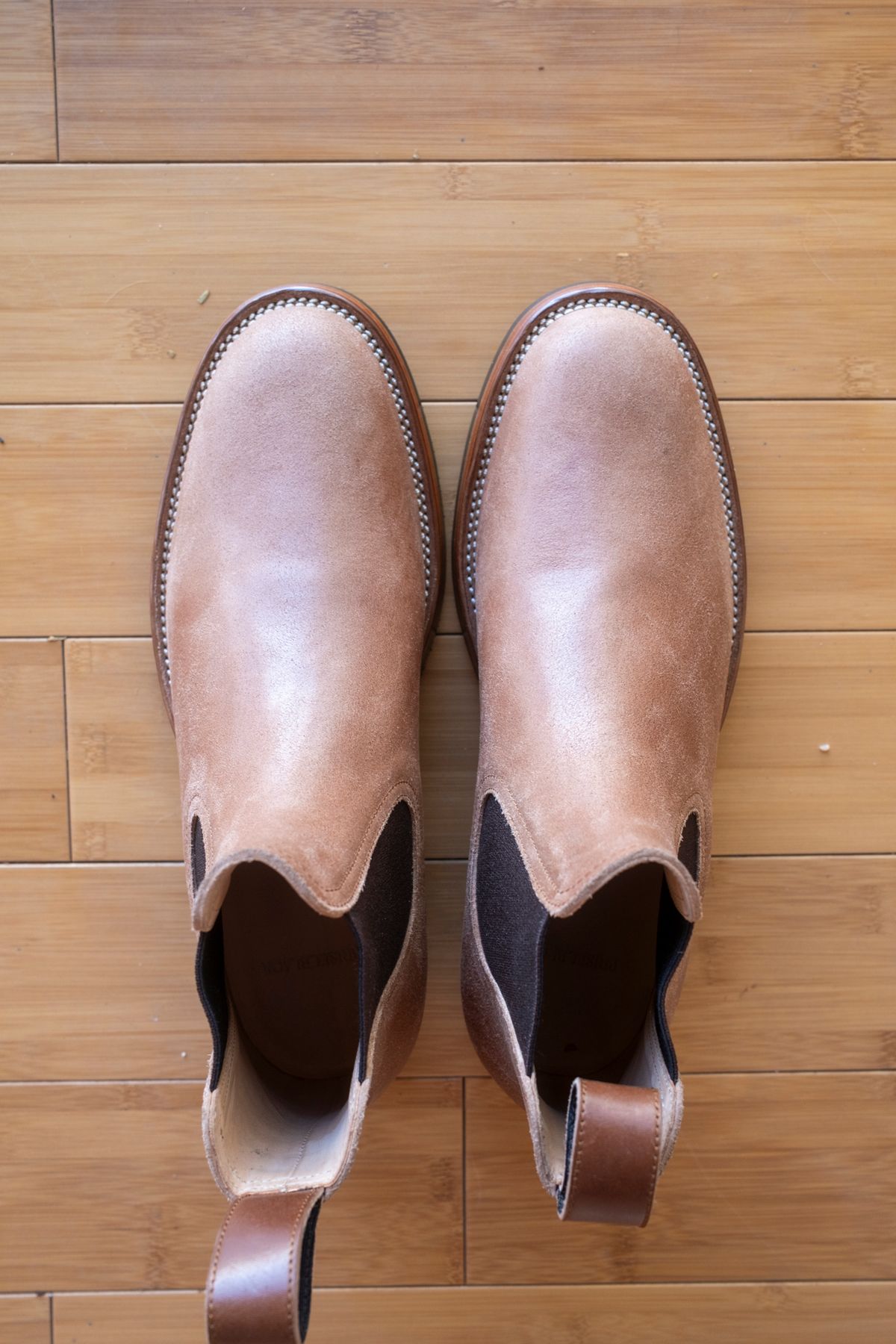Photo by SBE2002 on October 1, 2024 of the Briselblack The Seventh Chelsea Boot in Maryam Toscanello Waxed Reverse Horsebutt.