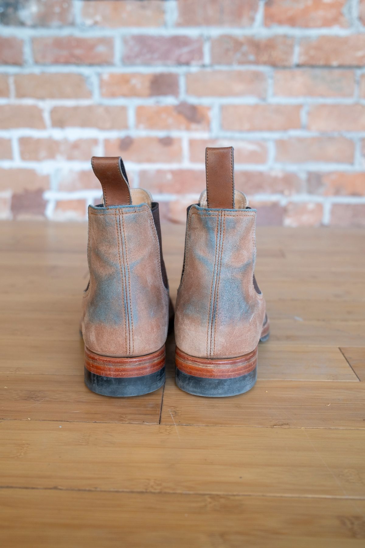 Photo by SBE2002 on November 5, 2024 of the Briselblack The Seventh Chelsea Boot in Maryam Toscanello Waxed Reverse Horsebutt.