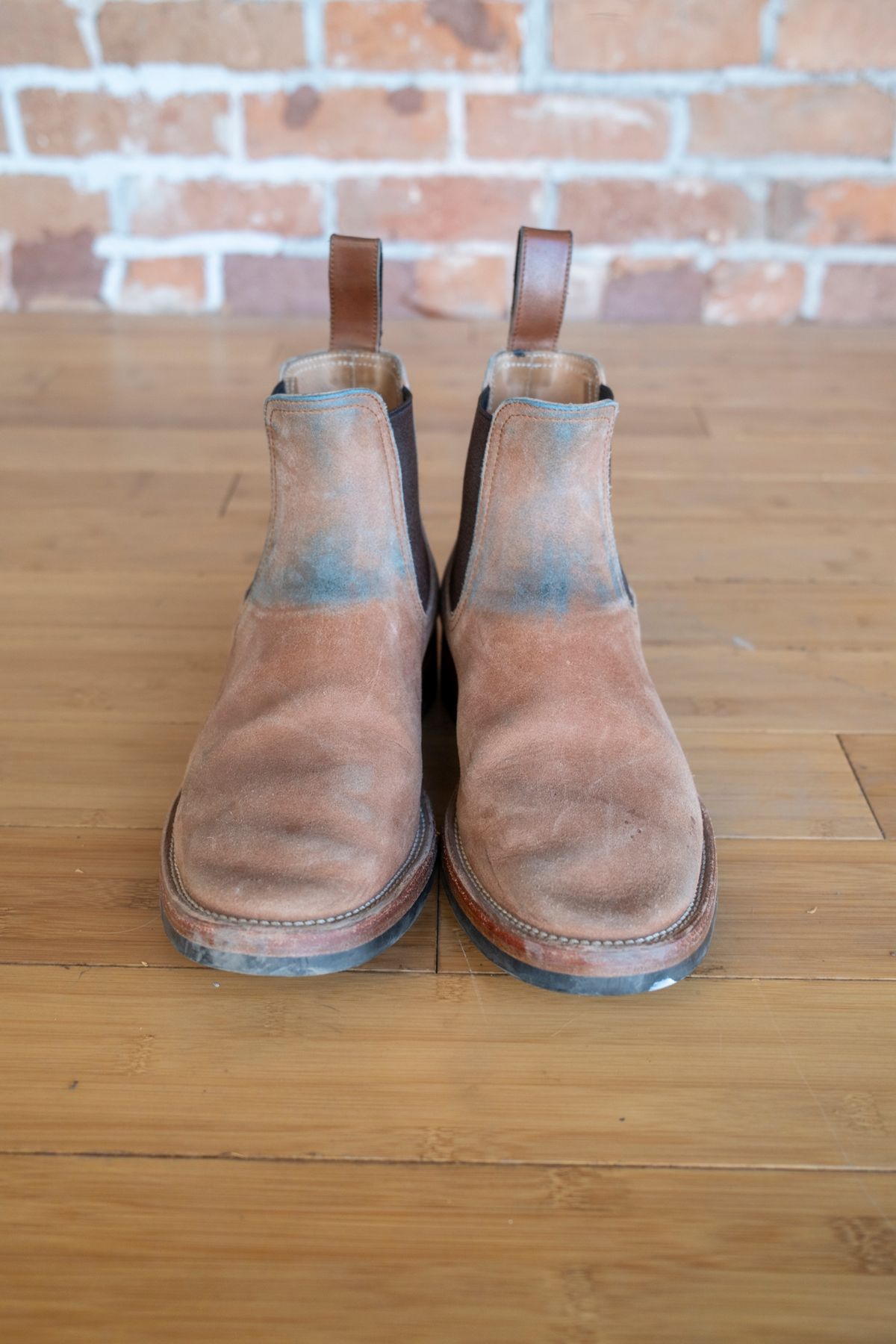 Photo by SBE2002 on November 5, 2024 of the Briselblack The Seventh Chelsea Boot in Maryam Toscanello Waxed Reverse Horsebutt.