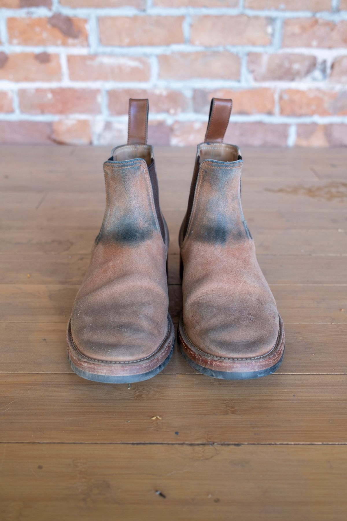 Photo by SBE2002 on December 5, 2024 of the Briselblack The Seventh Chelsea Boot in Maryam Toscanello Waxed Reverse Horsebutt.