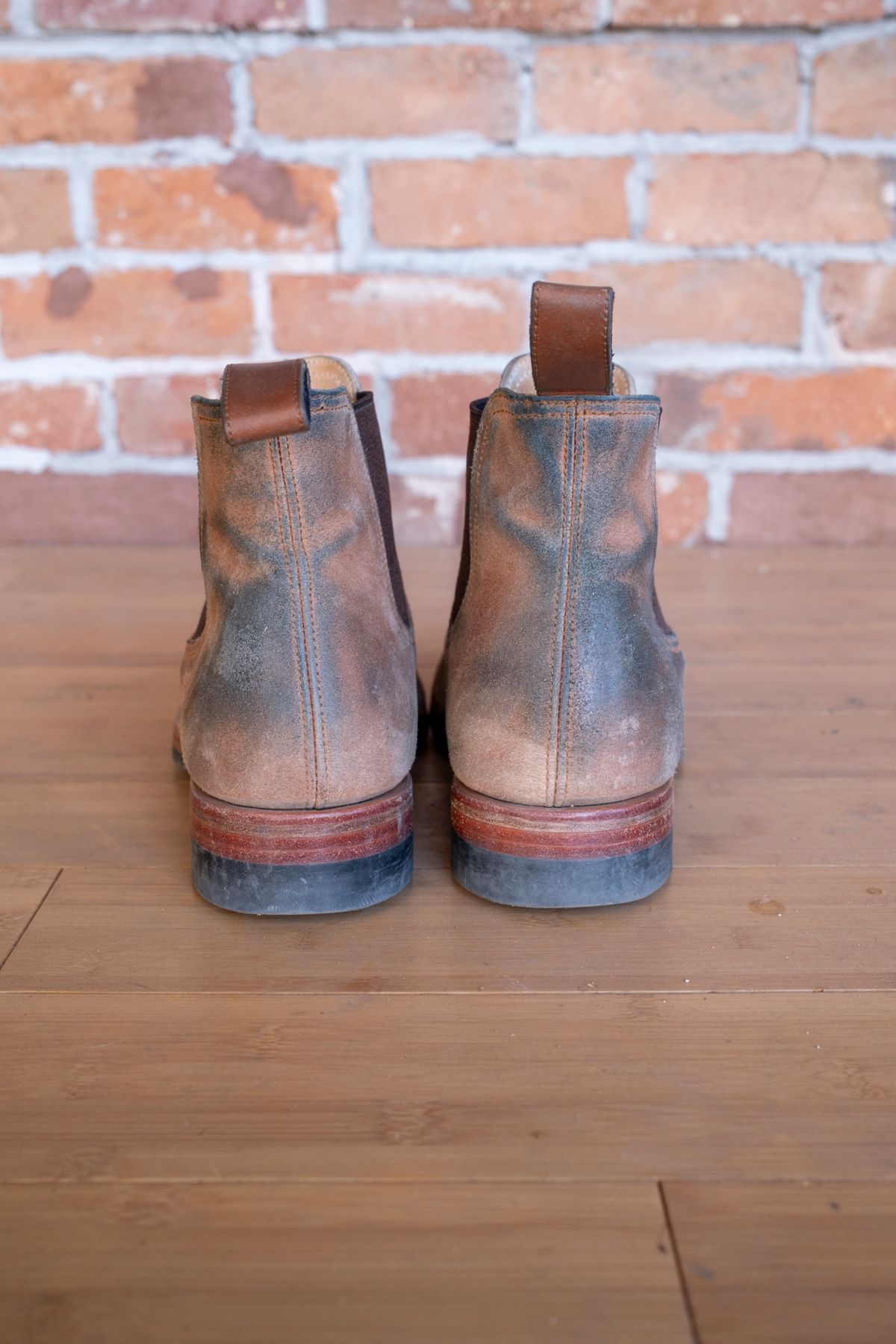 Photo by SBE2002 on January 3, 2025 of the Briselblack The Seventh Chelsea Boot in Maryam Toscanello Waxed Reverse Horsebutt.