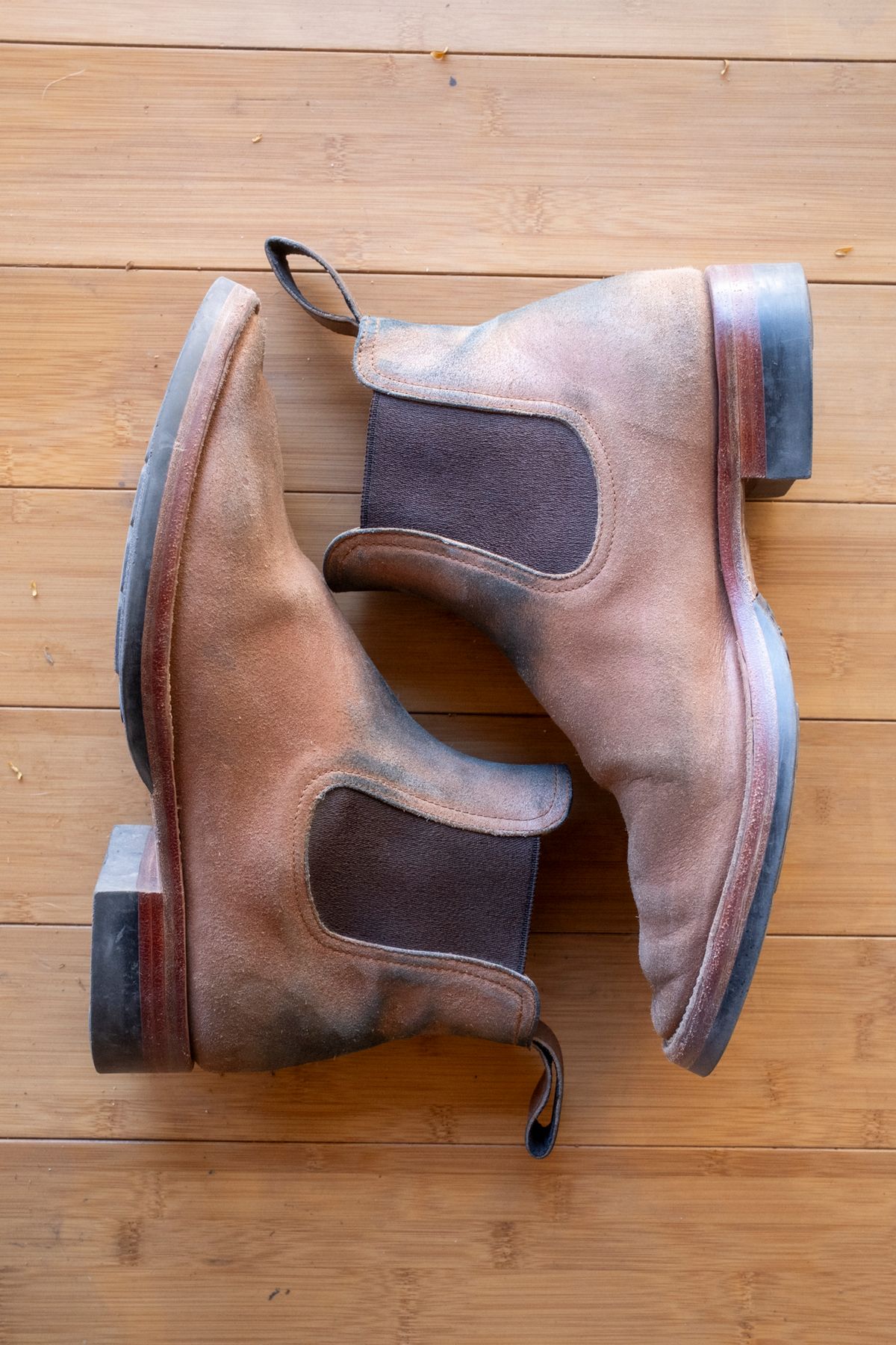 Photo by SBE2002 on January 3, 2025 of the Briselblack The Seventh Chelsea Boot in Maryam Toscanello Waxed Reverse Horsebutt.