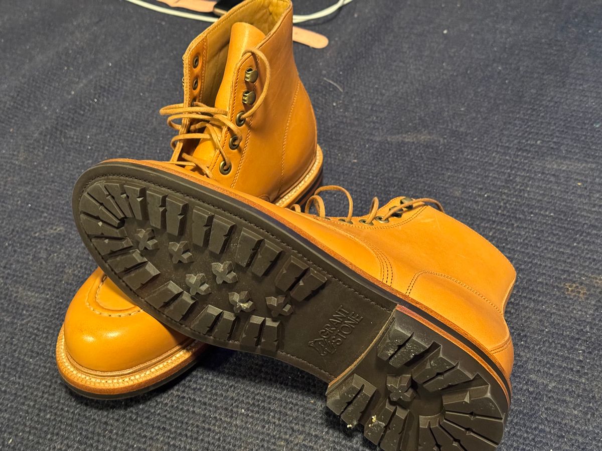 Photo by sunuchand on November 4, 2023 of the Grant Stone Brass Boot in Horween Tan Essex.