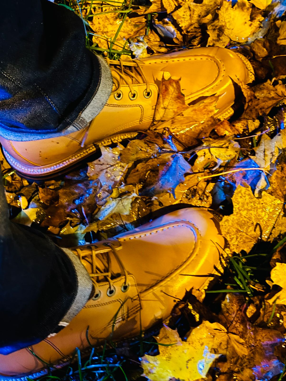 Photo by sunuchand on November 5, 2023 of the Grant Stone Brass Boot in Horween Tan Essex.