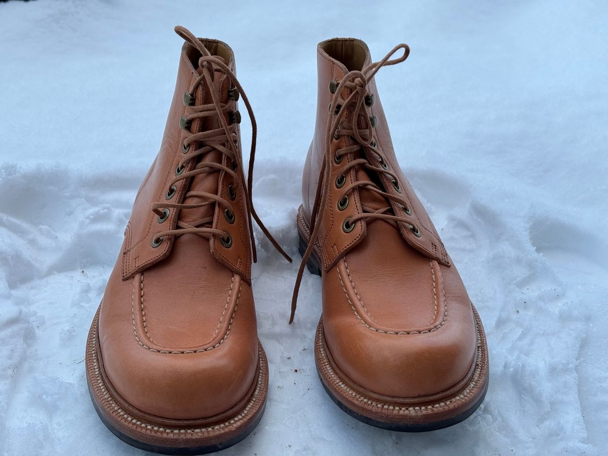 Photo by sunuchand on December 2, 2023 of the Grant Stone Brass Boot in Horween Tan Essex.