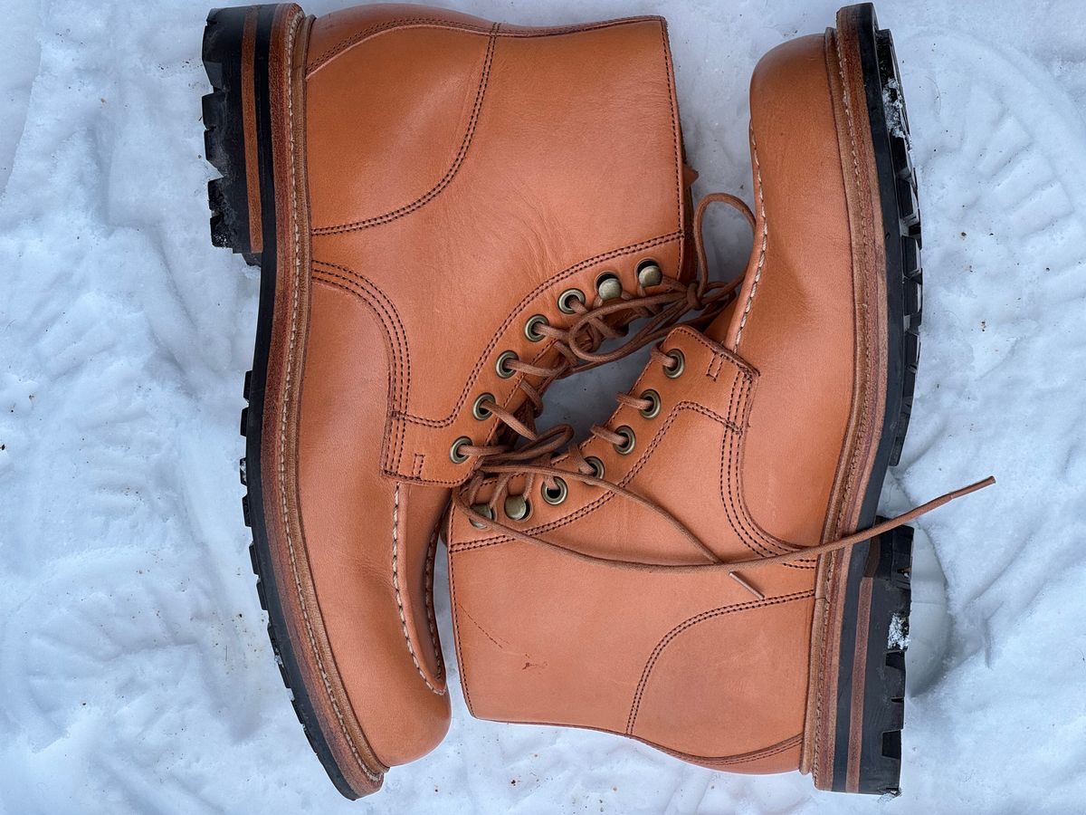 Photo by sunuchand on December 2, 2023 of the Grant Stone Brass Boot in Horween Tan Essex.