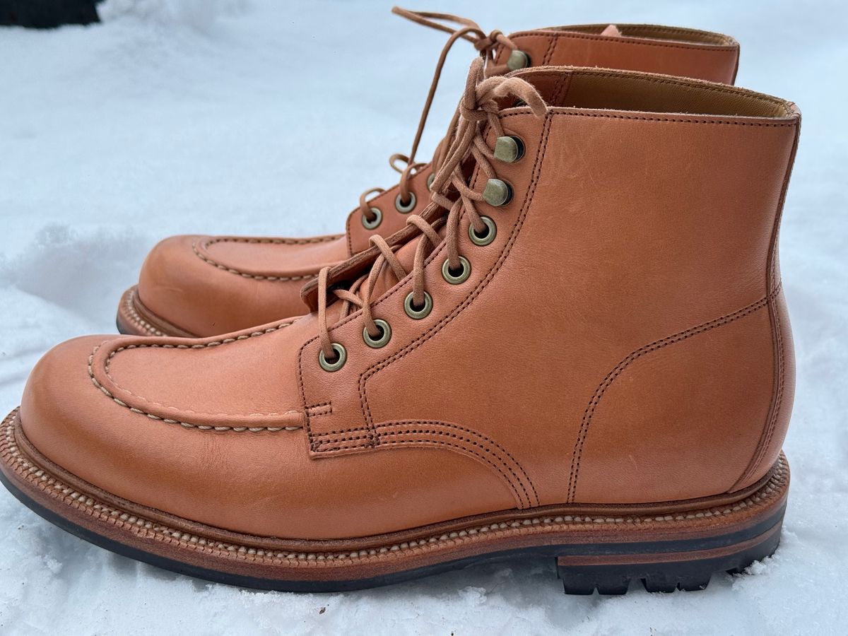 Photo by sunuchand on December 2, 2023 of the Grant Stone Brass Boot in Horween Tan Essex.