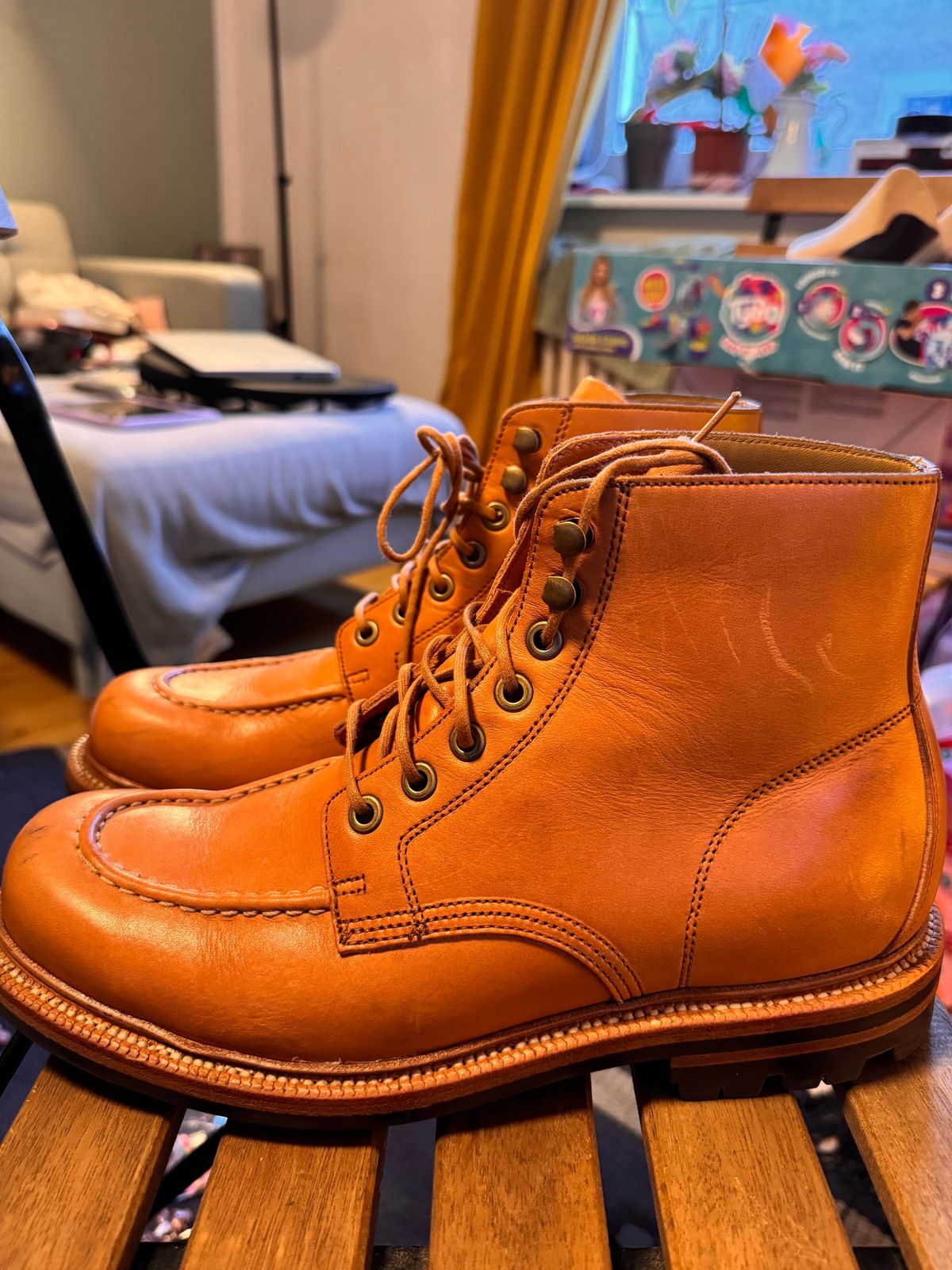 Photo by sunuchand on January 5, 2024 of the Grant Stone Brass Boot in Horween Tan Essex.