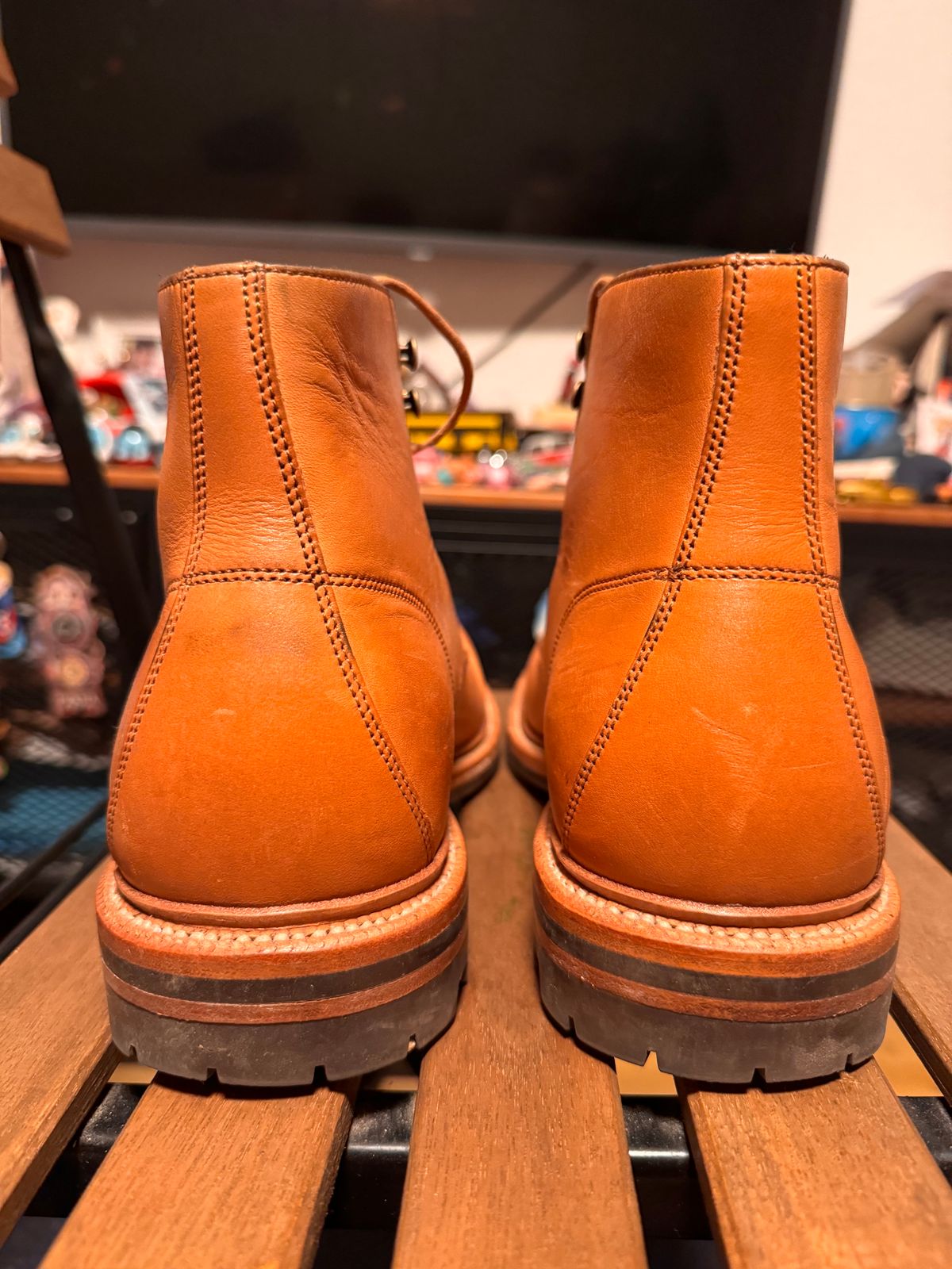 Photo by sunuchand on February 5, 2024 of the Grant Stone Brass Boot in Horween Tan Essex.