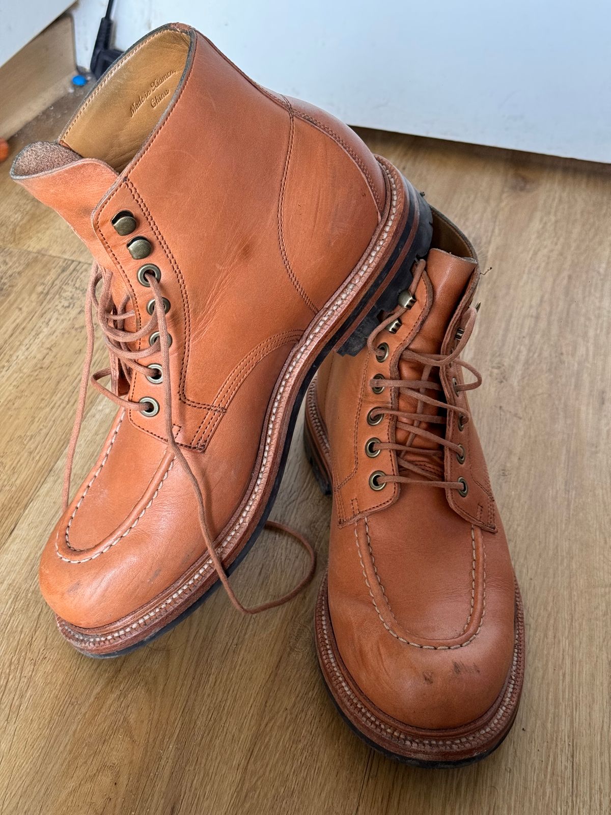 Photo by sunuchand on March 5, 2024 of the Grant Stone Brass Boot in Horween Tan Essex.
