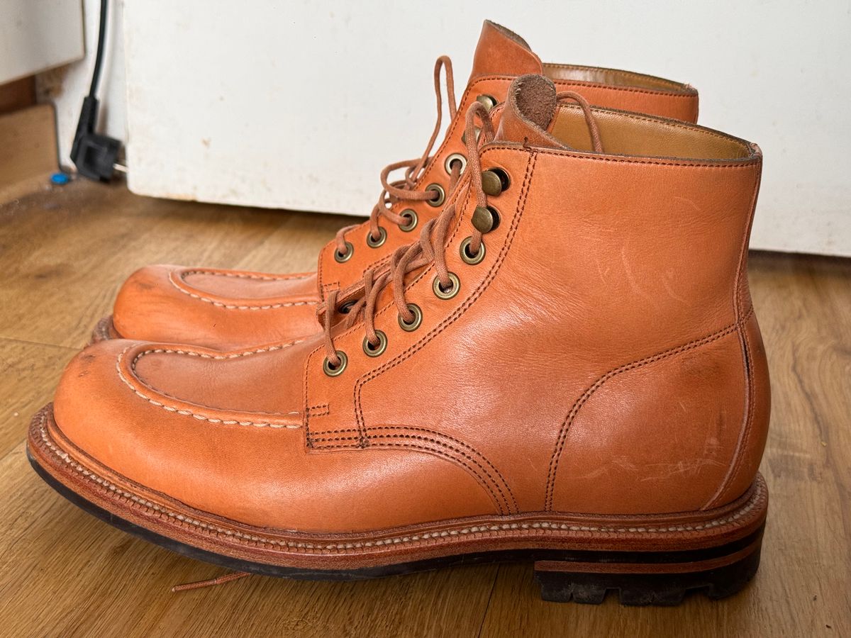 Photo by sunuchand on March 5, 2024 of the Grant Stone Brass Boot in Horween Tan Essex.