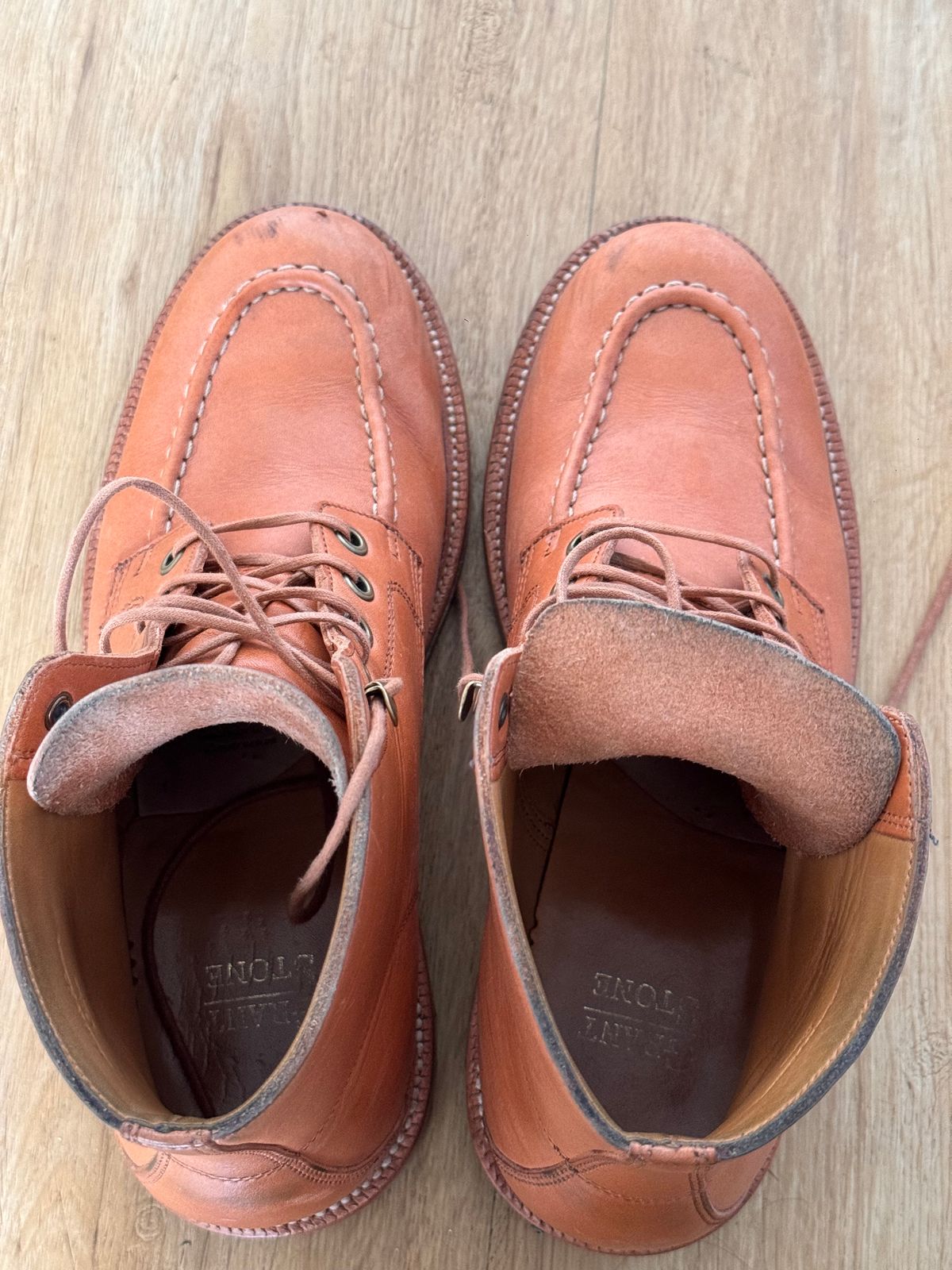 Photo by sunuchand on March 5, 2024 of the Grant Stone Brass Boot in Horween Tan Essex.