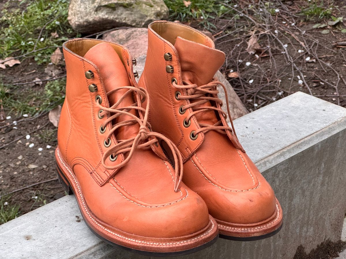 Photo by sunuchand on April 4, 2024 of the Grant Stone Brass Boot in Horween Tan Essex.