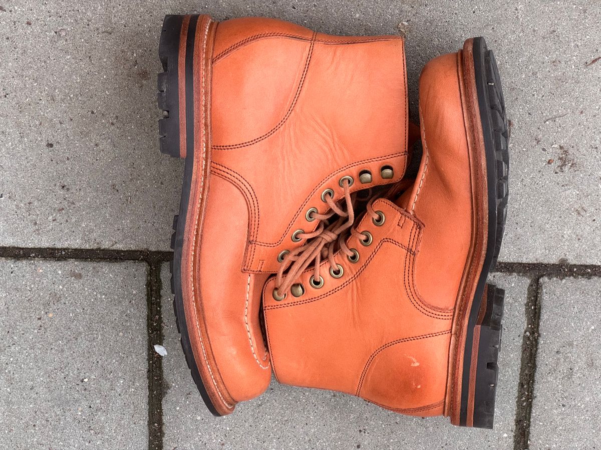 Photo by sunuchand on April 4, 2024 of the Grant Stone Brass Boot in Horween Tan Essex.