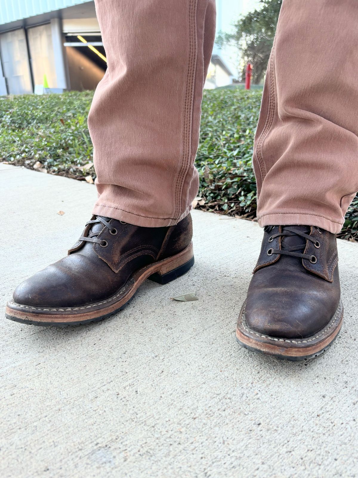 Photo by brianscotty on October 27, 2024 of the White's MP-Sherman Plain Toe in Horween Dark Brown Waxed Flesh.