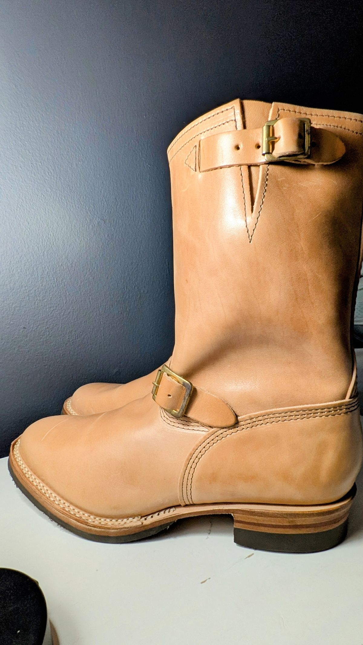 Photo by OnMyFeet on October 1, 2024 of the Wesco Mister Lou in Maryam Natural Horsebutt.