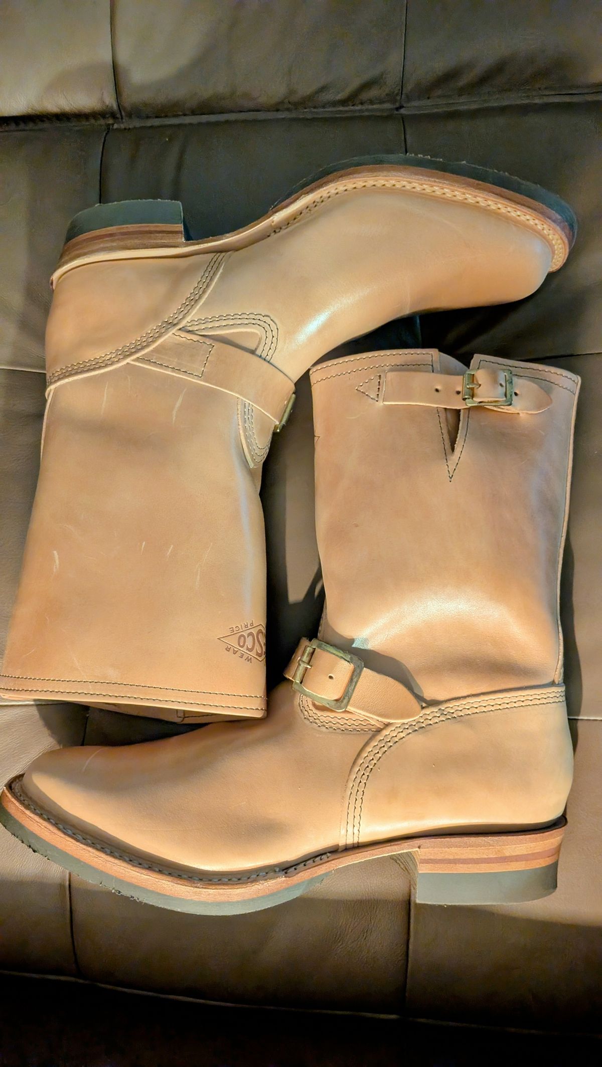 Photo by OnMyFeet on October 1, 2024 of the Wesco Mister Lou in Maryam Natural Horsebutt.