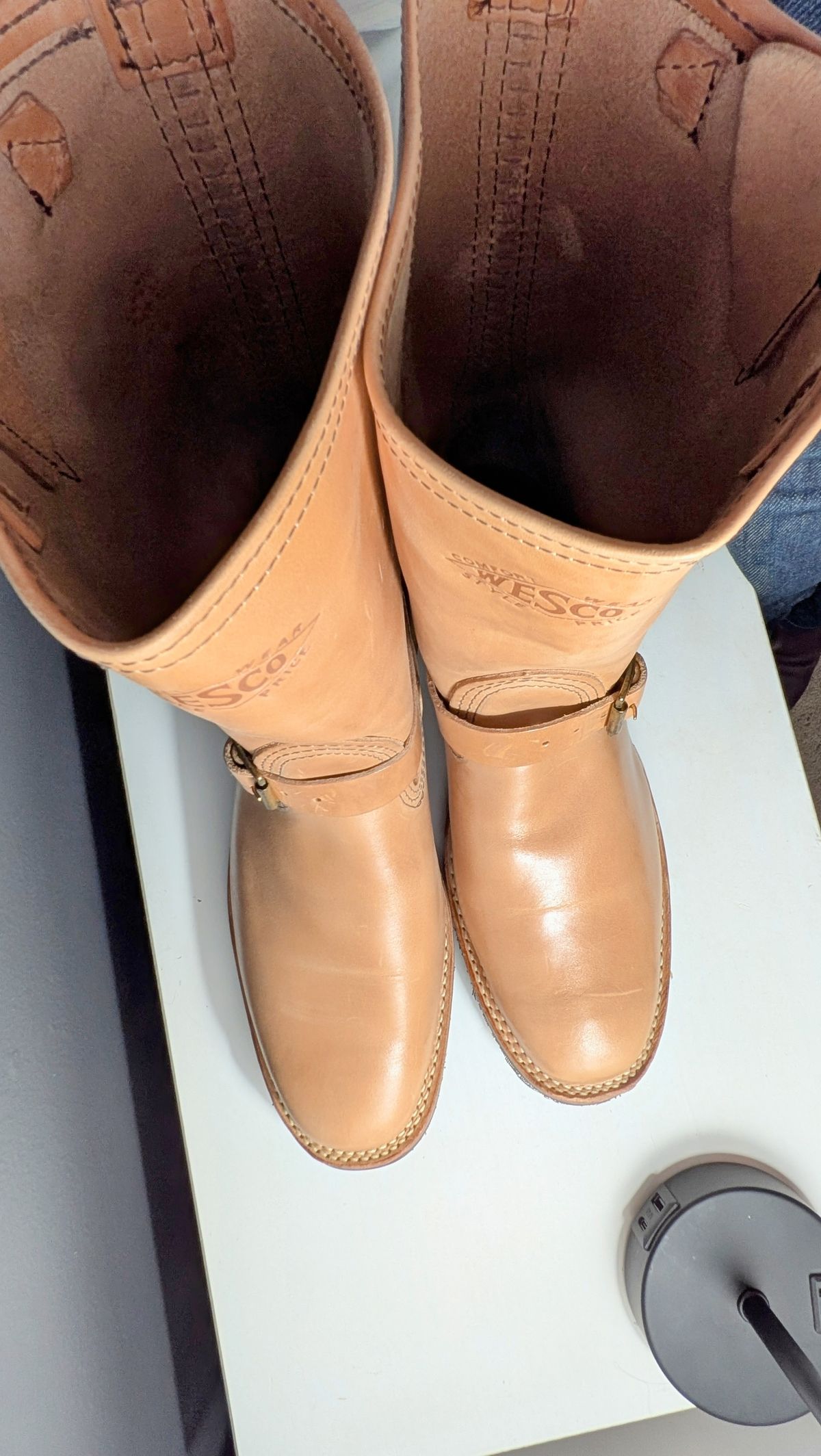 Photo by OnMyFeet on October 1, 2024 of the Wesco Mister Lou in Maryam Natural Horsebutt.