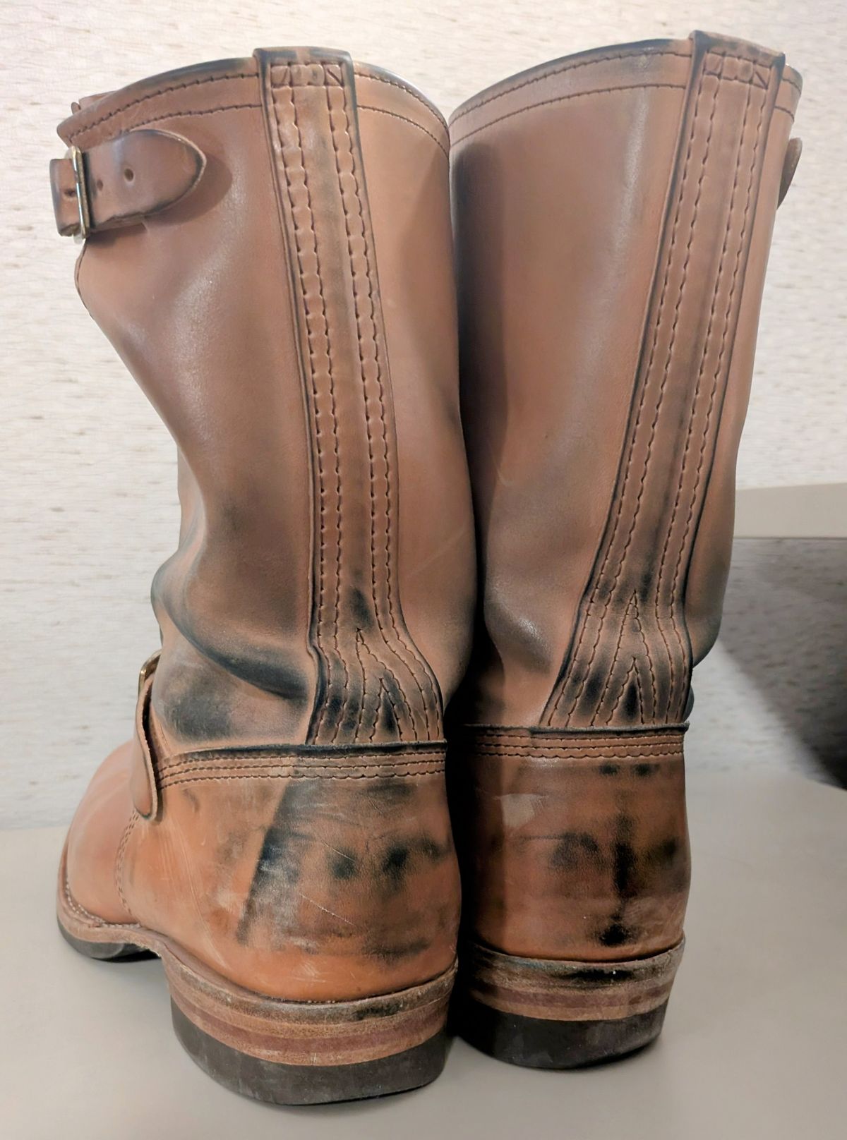 Photo by OnMyFeet on December 4, 2024 of the Wesco Mister Lou in Maryam Natural Horsebutt.