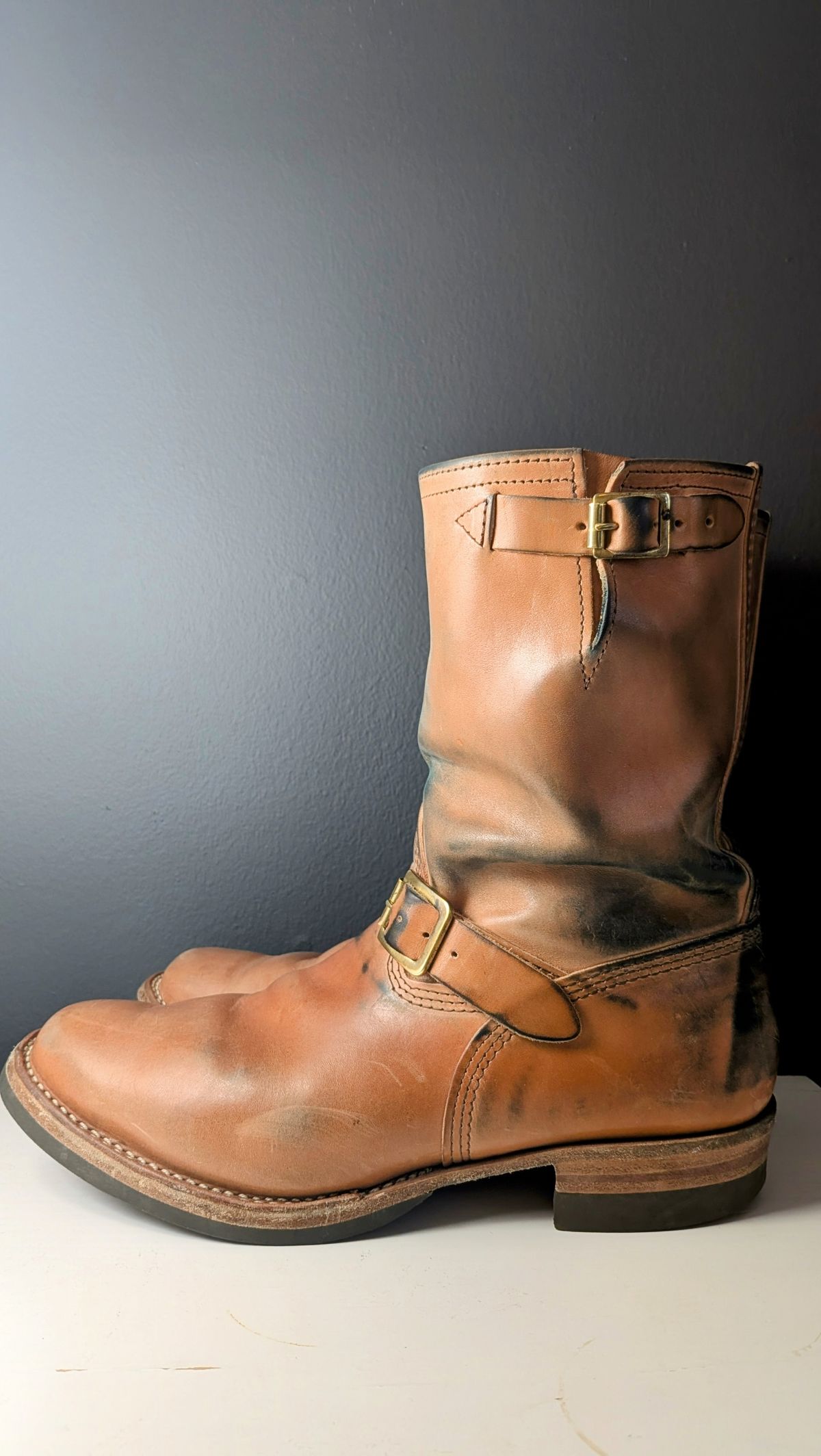 Photo by OnMyFeet on January 5, 2025 of the Wesco Mister Lou in Maryam Natural Horsebutt.