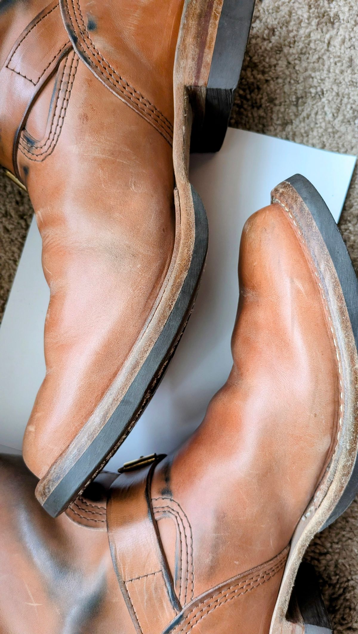Photo by OnMyFeet on April 5, 2025 of the Wesco Mister Lou in Maryam Natural Horsebutt.