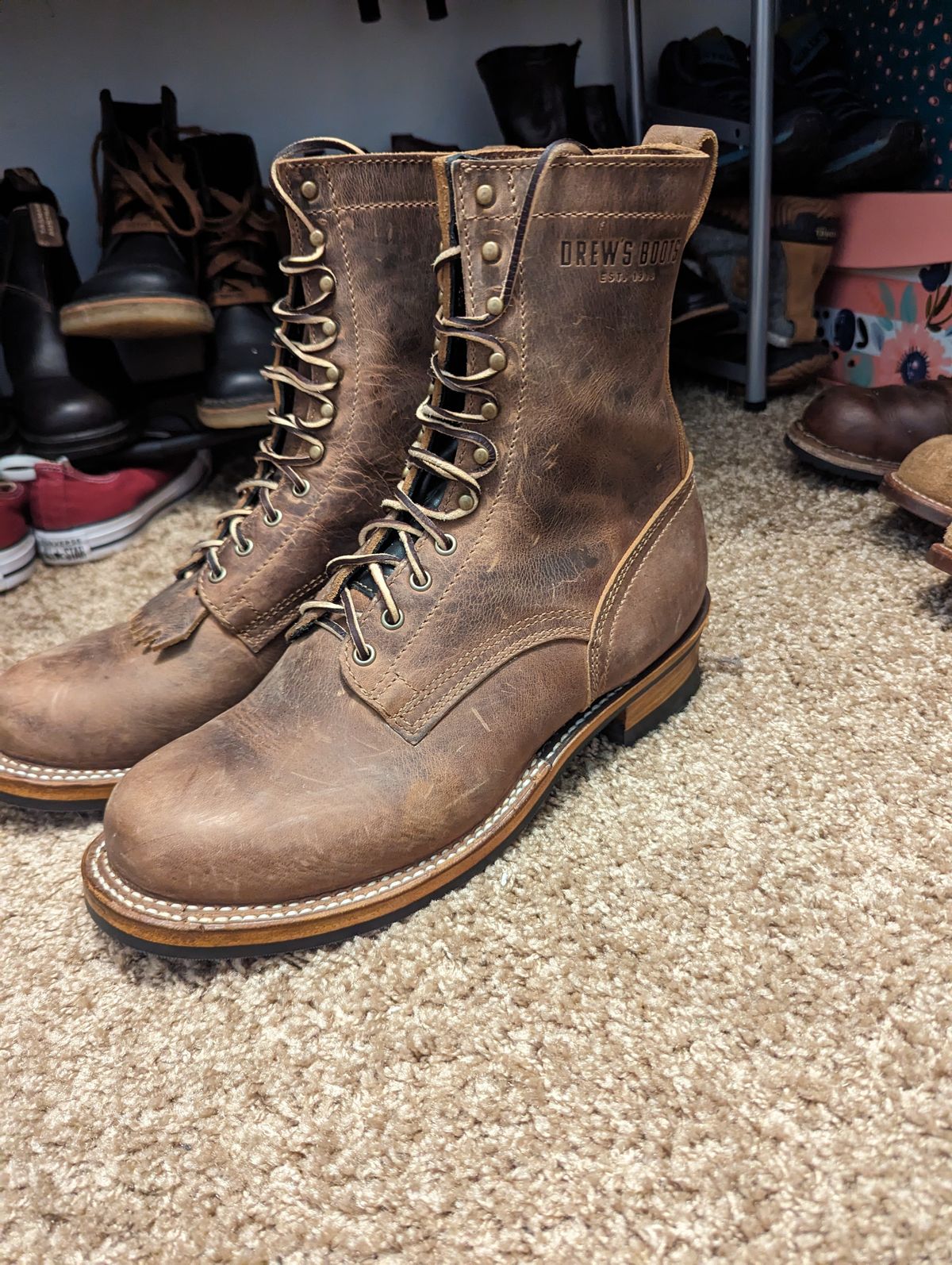 Photo by OnMyFeet on October 30, 2023 of the Drew's Boots 8-Inch Logger in Rowdy Smooth.