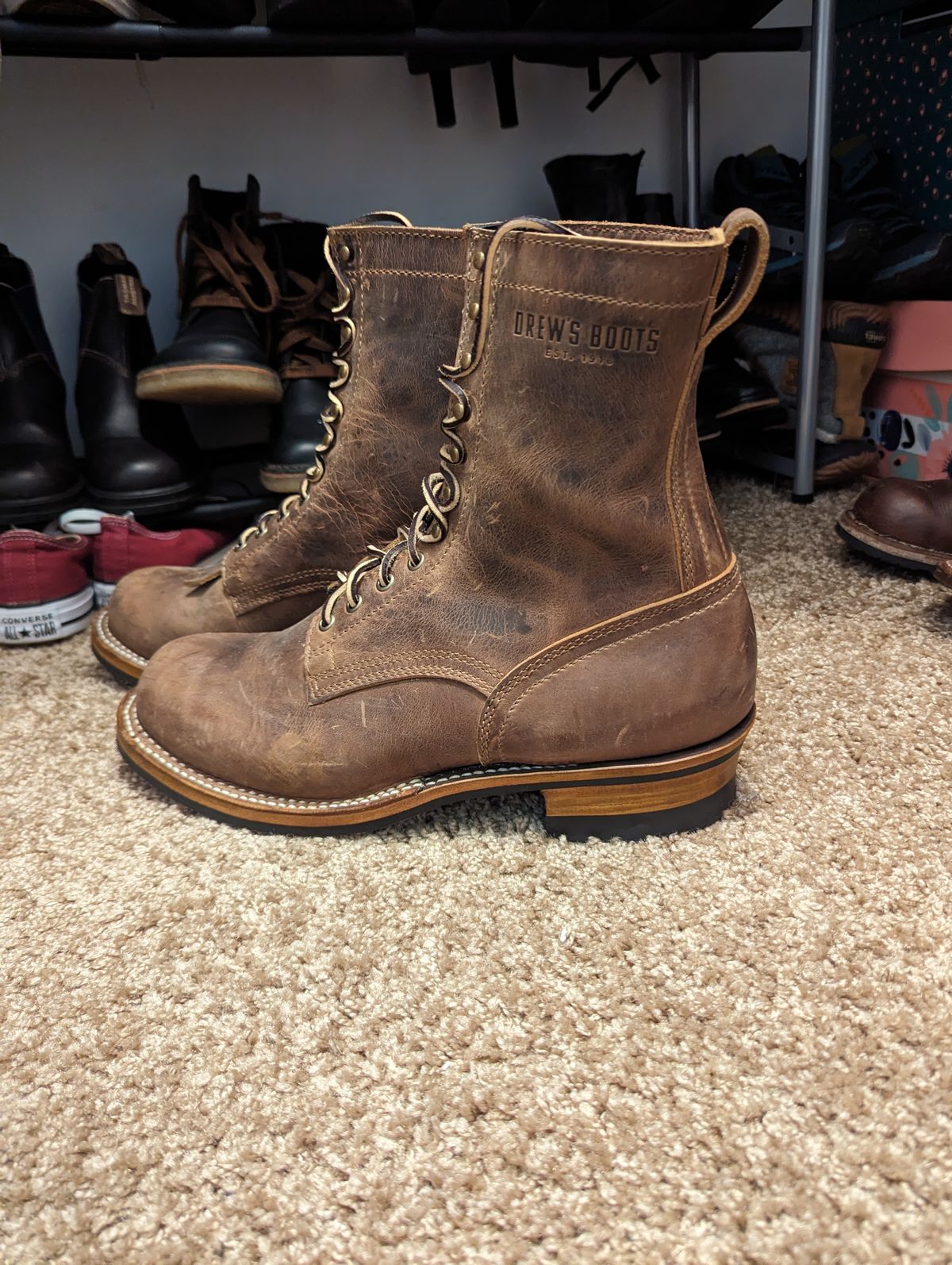 Photo by OnMyFeet on October 30, 2023 of the Drew's Boots 8-Inch Logger in Rowdy Smooth.