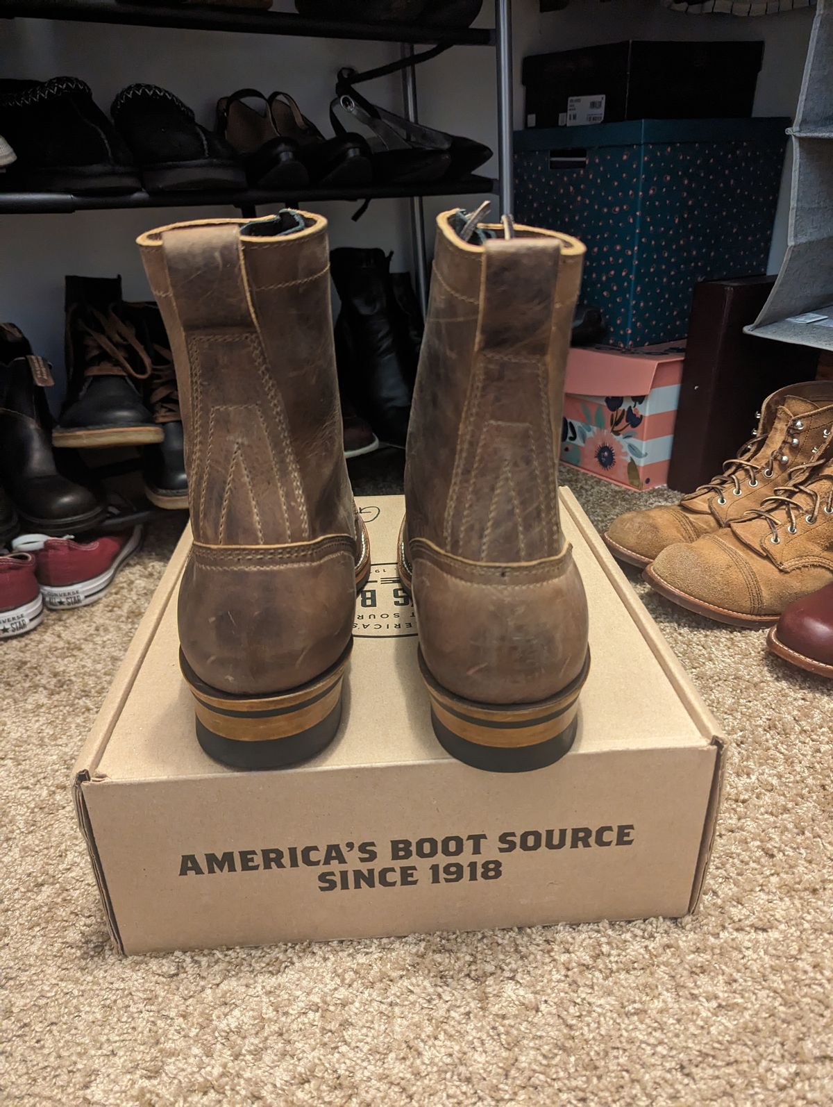 Photo by OnMyFeet on November 1, 2023 of the Drew's Boots 8-Inch Logger in Rowdy Smooth.