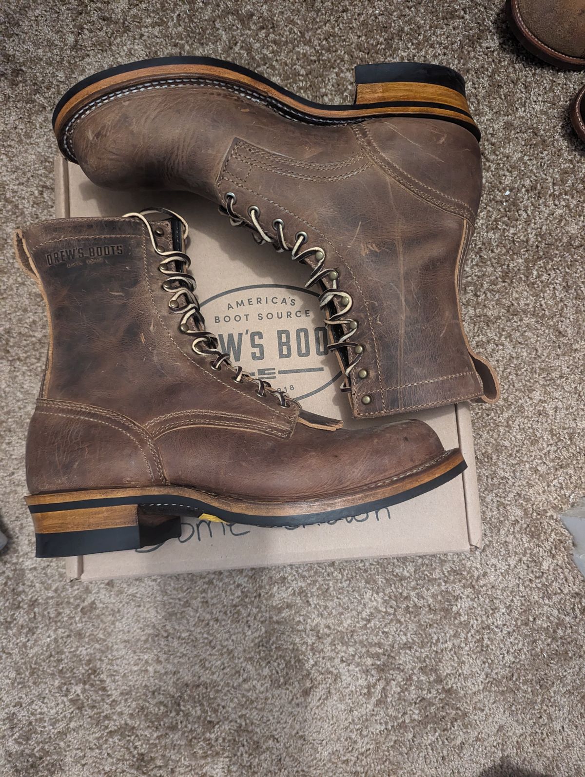 Photo by OnMyFeet on November 1, 2023 of the Drew's Boots 8-Inch Logger in Rowdy Smooth.