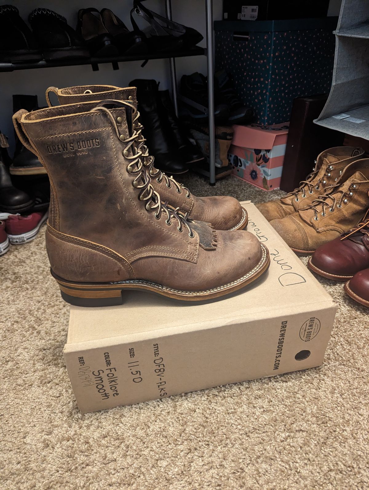 Photo by OnMyFeet on November 1, 2023 of the Drew's Boots 8-Inch Logger in Rowdy Smooth.