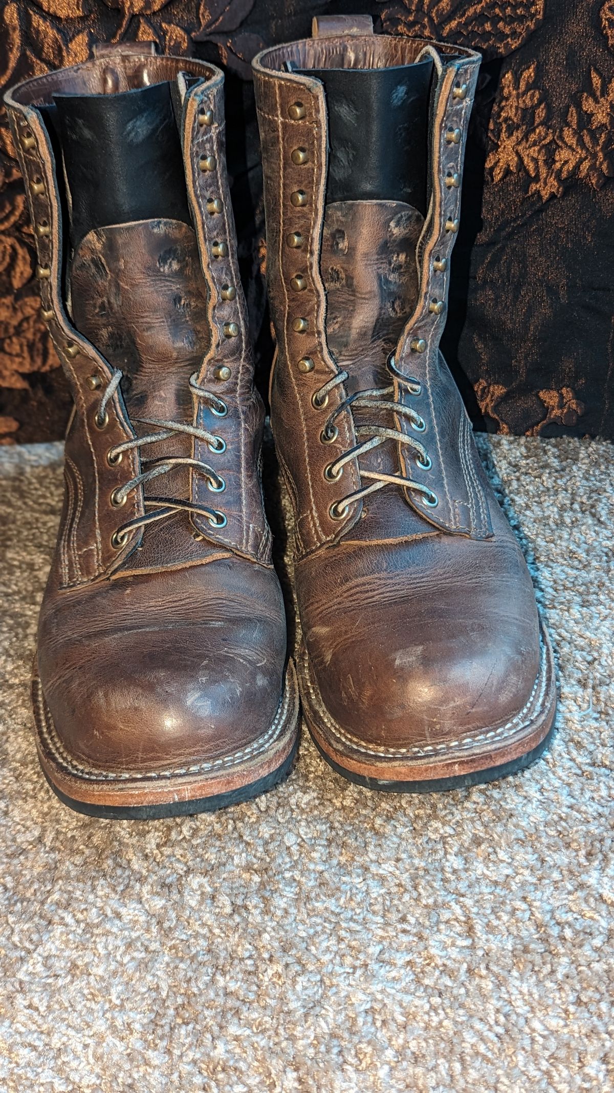 Photo by OnMyFeet on January 3, 2024 of the Drew's Boots 8-Inch Logger in Rowdy Smooth.