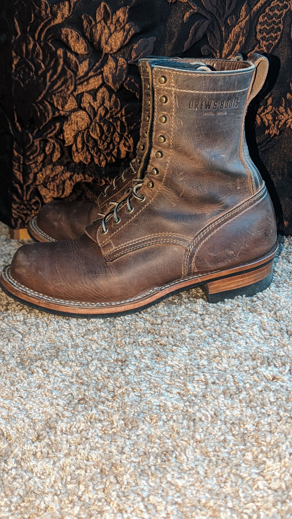 Photo by OnMyFeet on January 3, 2024 of the Drew's Boots 8-Inch Logger in Rowdy Smooth.