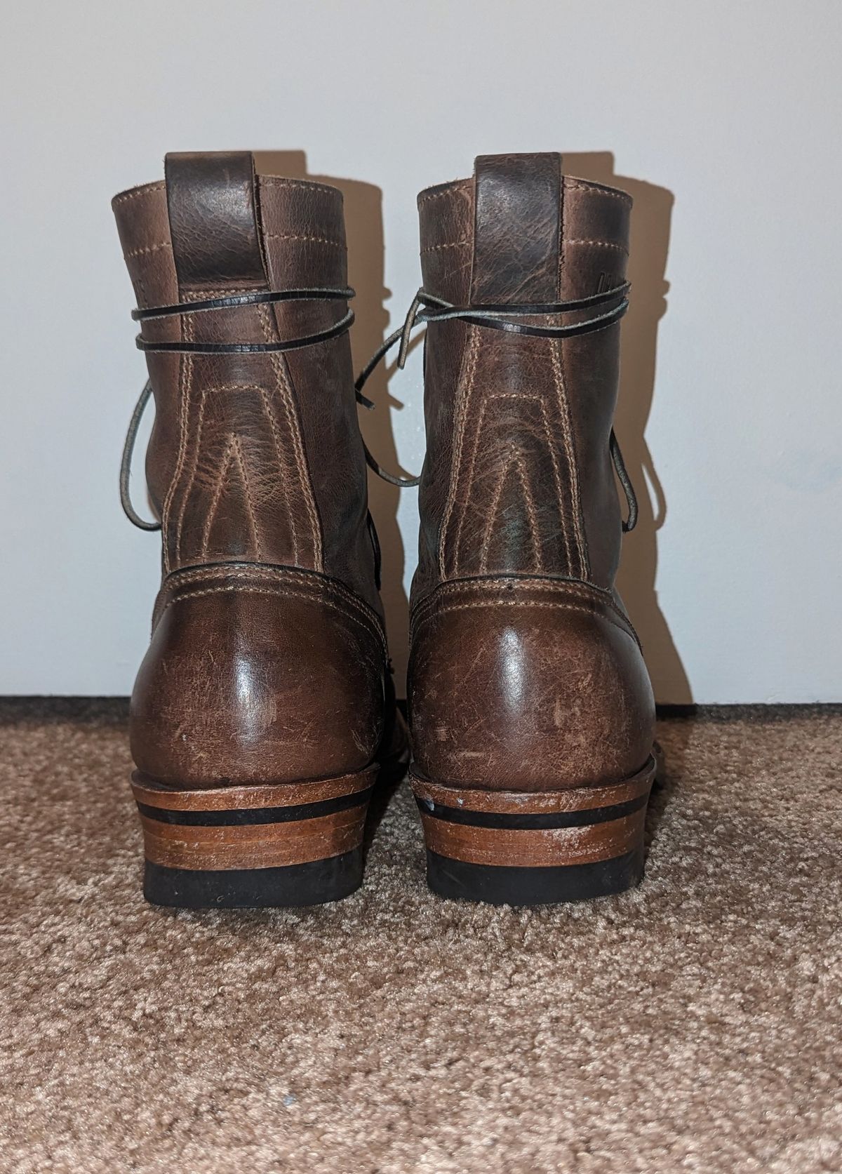 Photo by OnMyFeet on March 6, 2024 of the Drew's Boots 8-Inch Logger in Rowdy Smooth.