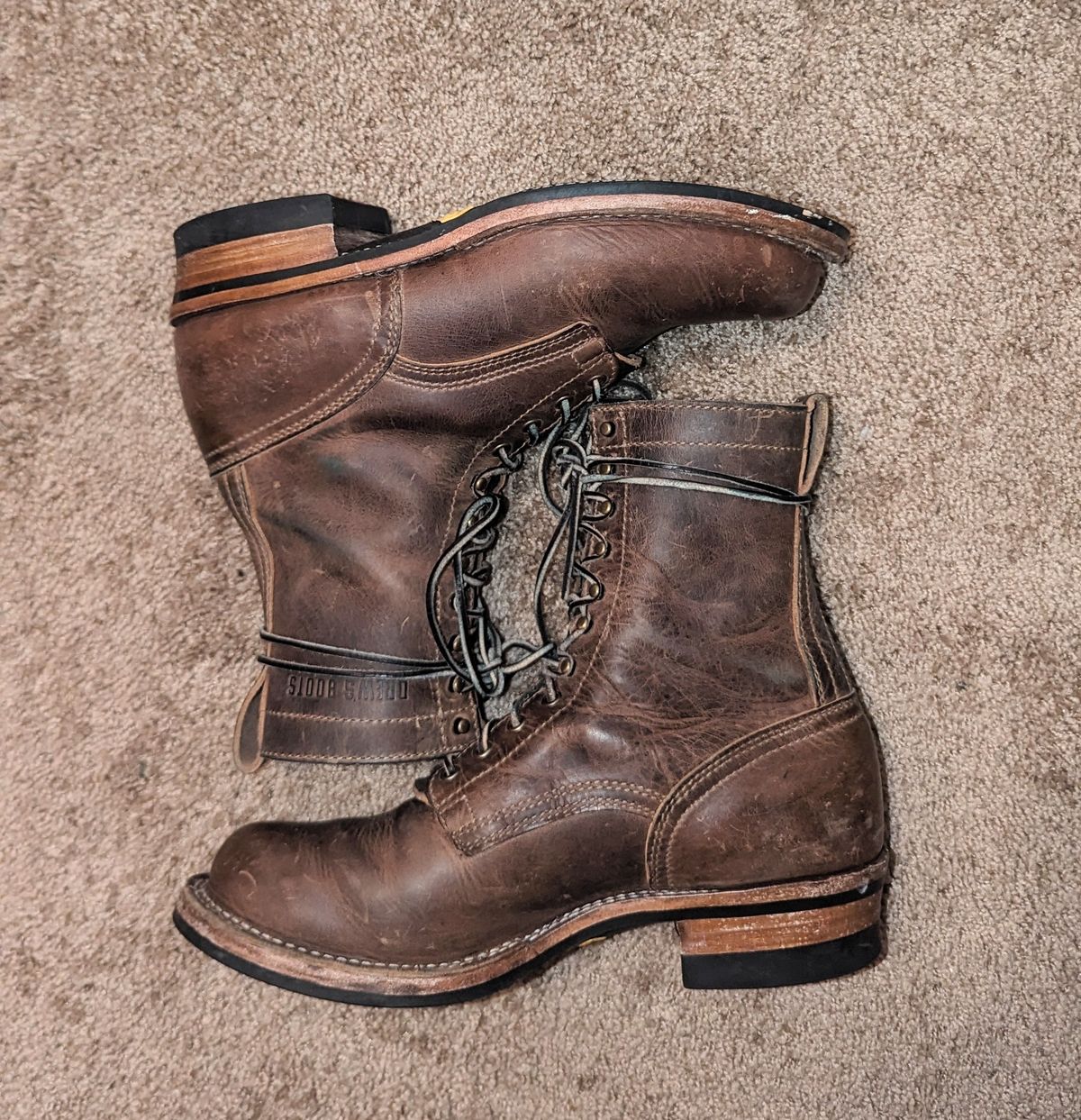 Photo by OnMyFeet on March 6, 2024 of the Drew's Boots 8-Inch Logger in Rowdy Smooth.