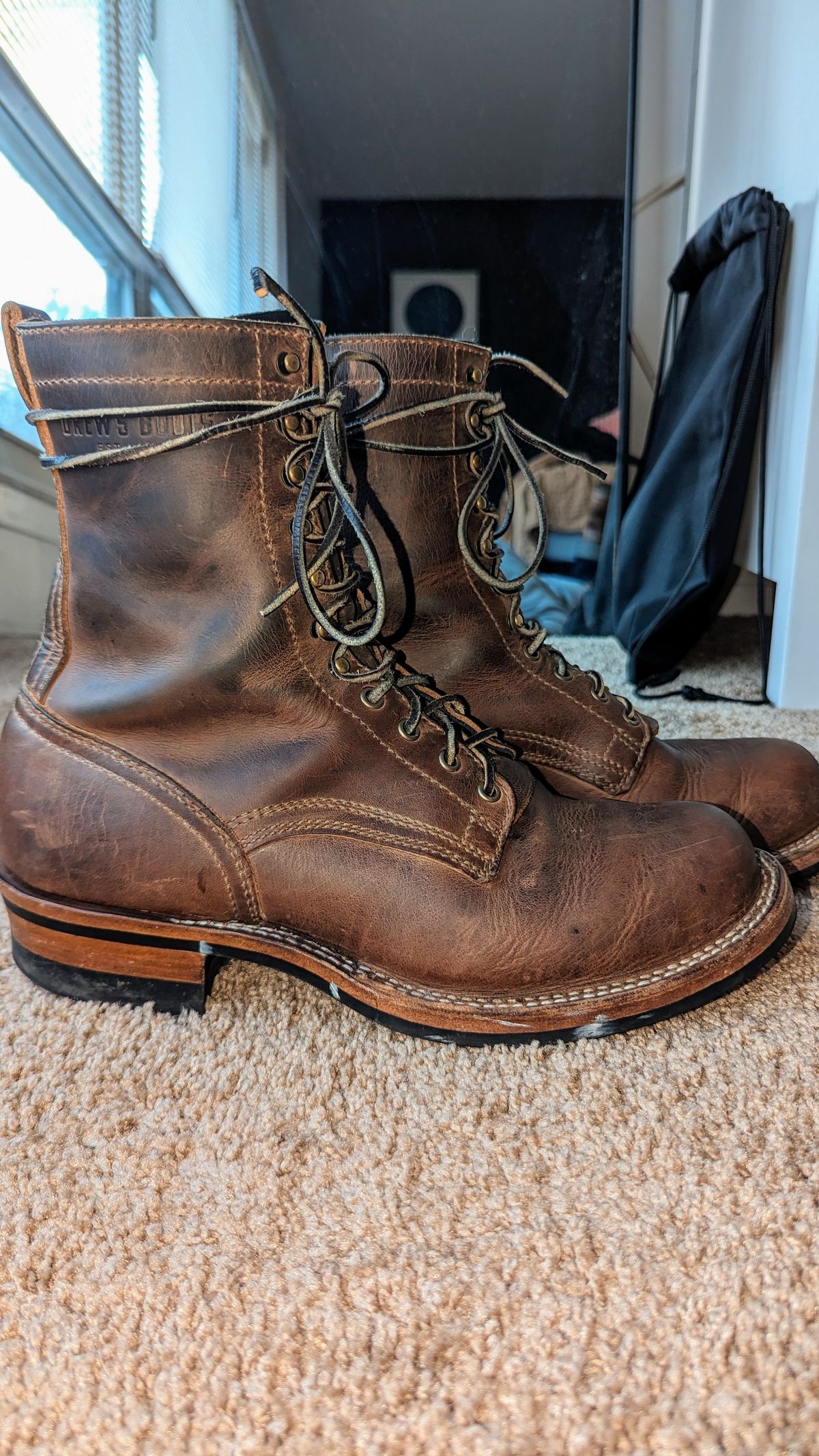 Photo by OnMyFeet on April 5, 2024 of the Drew's Boots 8-Inch Logger in Rowdy Smooth.