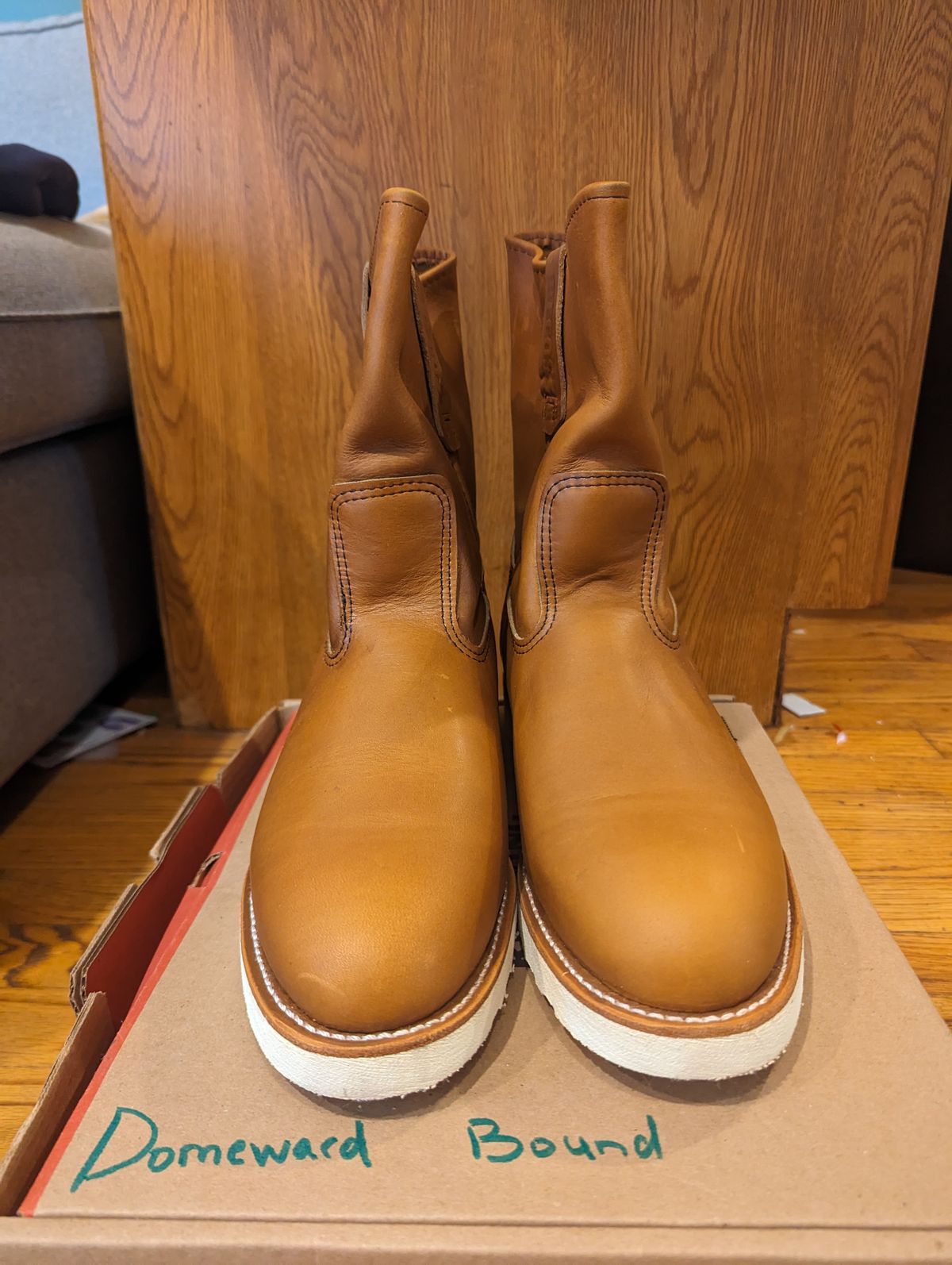 Photo by OnMyFeet on October 1, 2023 of the Red Wing Pecos in Unknown Leather.