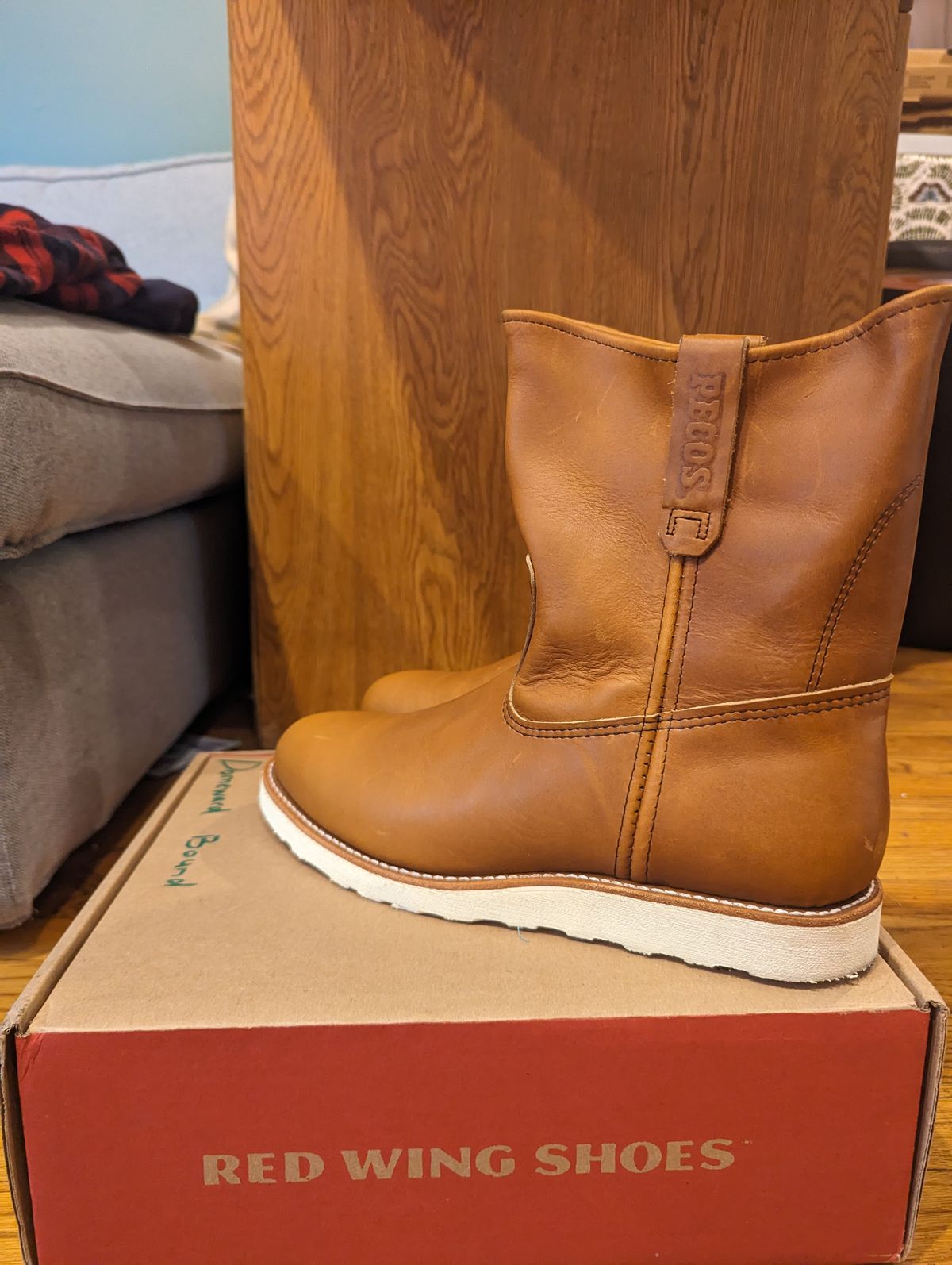Photo by OnMyFeet on October 1, 2023 of the Red Wing Pecos in Unknown Leather.